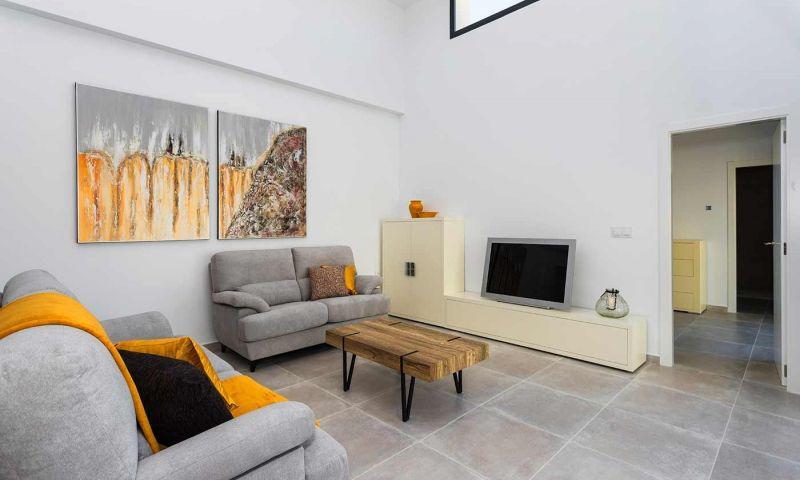 Villa de obra nueva en Daya Nueva con piscina privada y 3 dormitorios