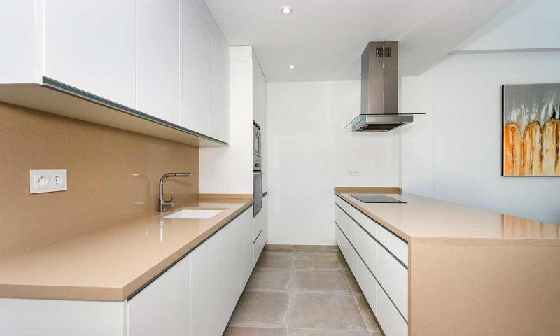 Villa de obra nueva en Daya Nueva con piscina privada y 3 dormitorios