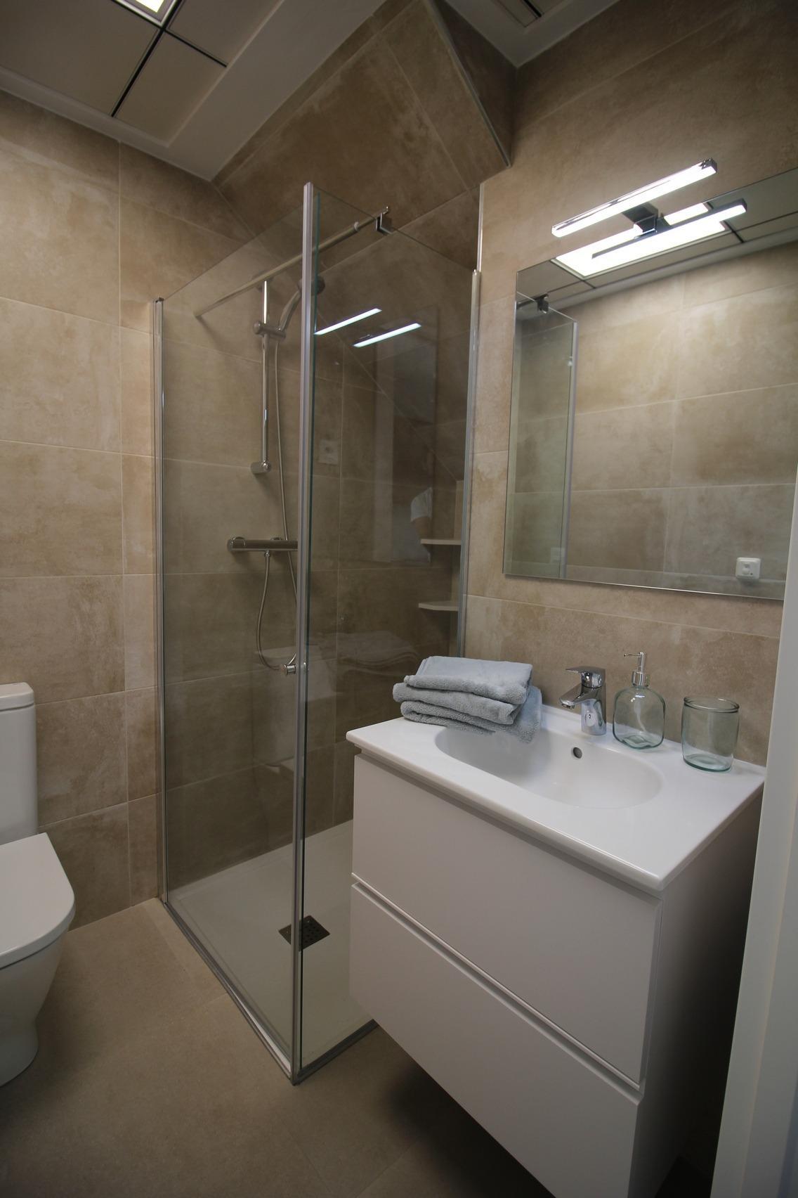 Villa de obra nueva con piscina privada en Pilar de la Horadada — 4 dorm.