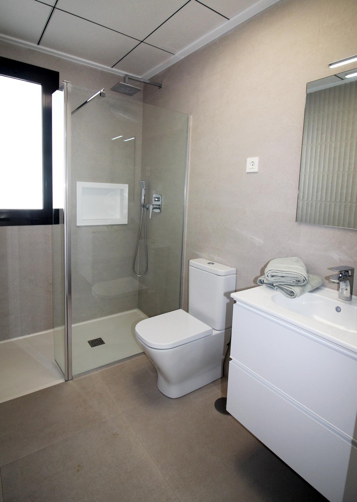 Villa de obra nueva con piscina privada en Pilar de la Horadada — 4 dorm.