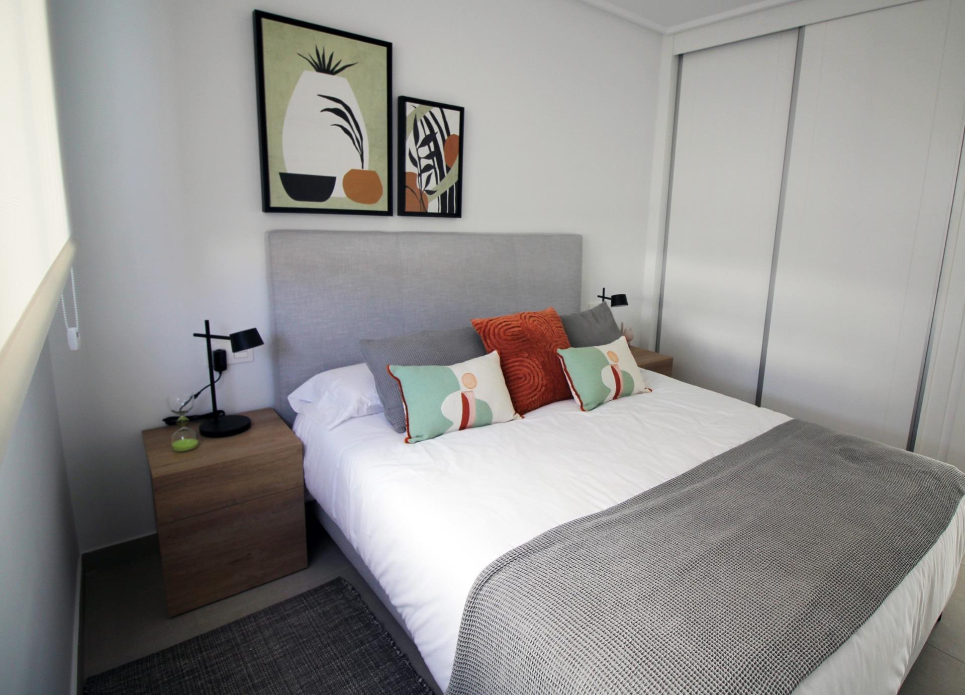 Villa de obra nueva con piscina privada en Pilar de la Horadada — 4 dorm.