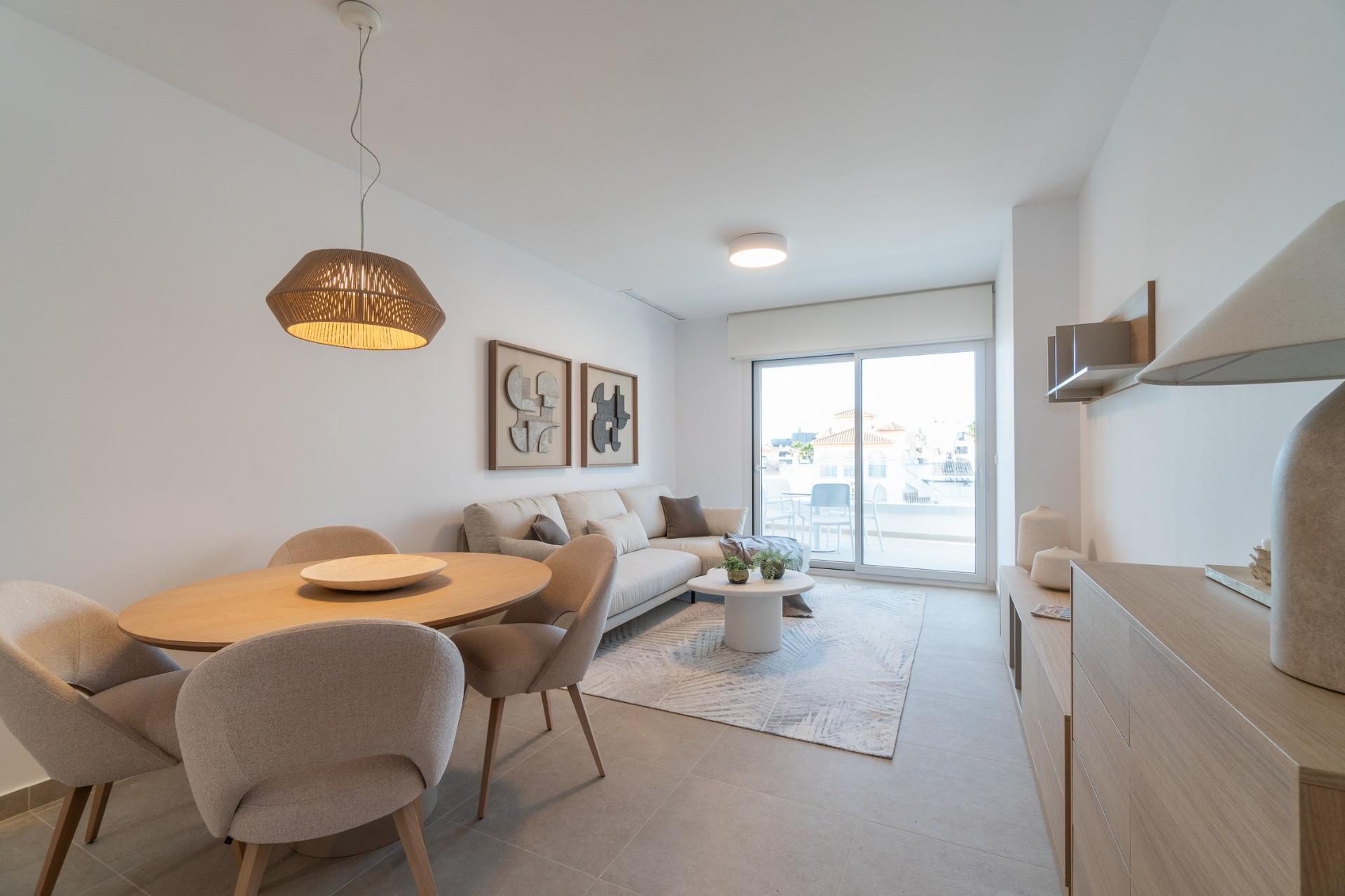 Apartamento de obra nueva con piscina privada en Playa Flamenca — 4 dorm.