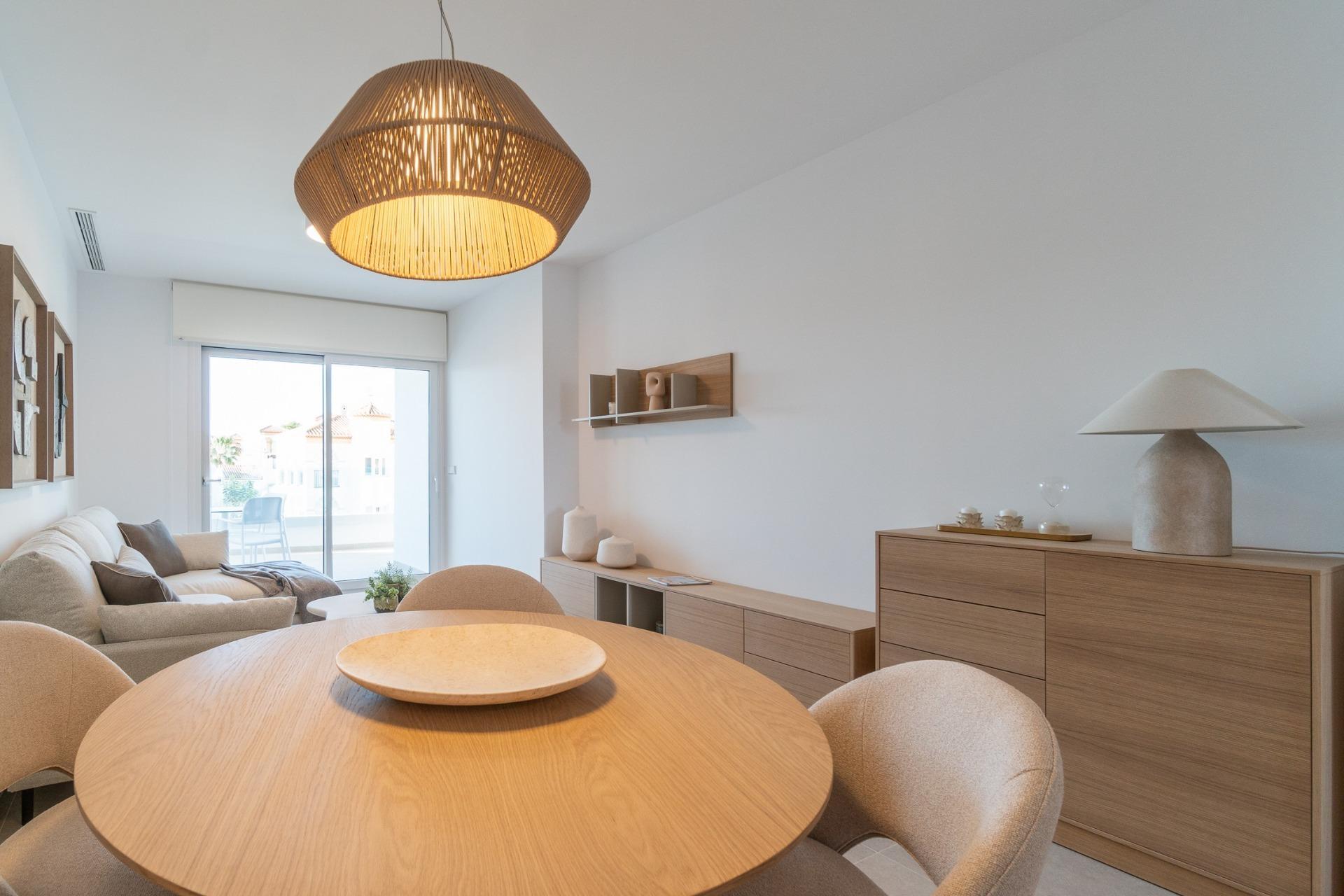 Apartamento de obra nueva con piscina privada en Playa Flamenca — 4 dorm.