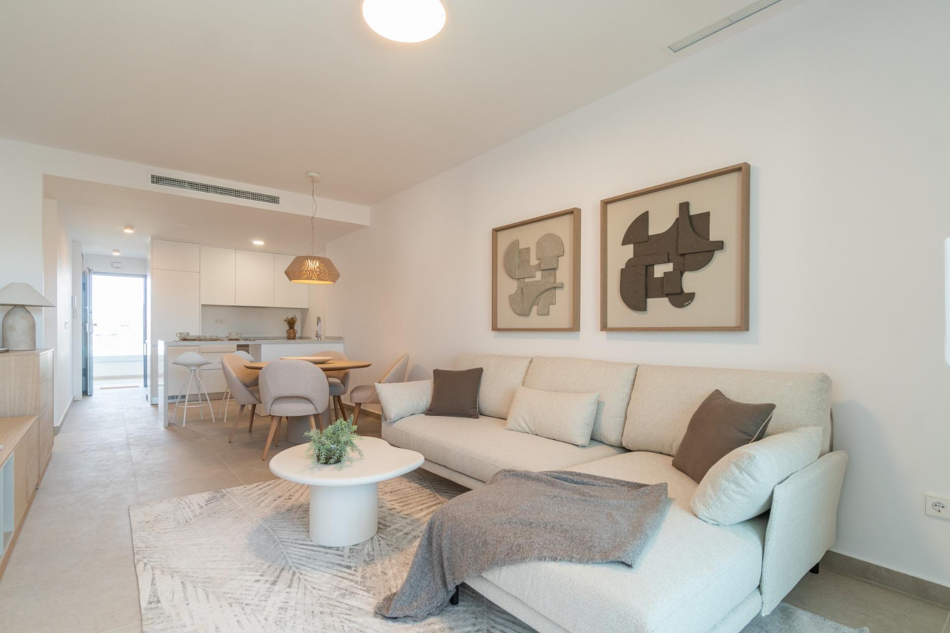 Apartamento de obra nueva con piscina privada en Playa Flamenca — 4 dorm.