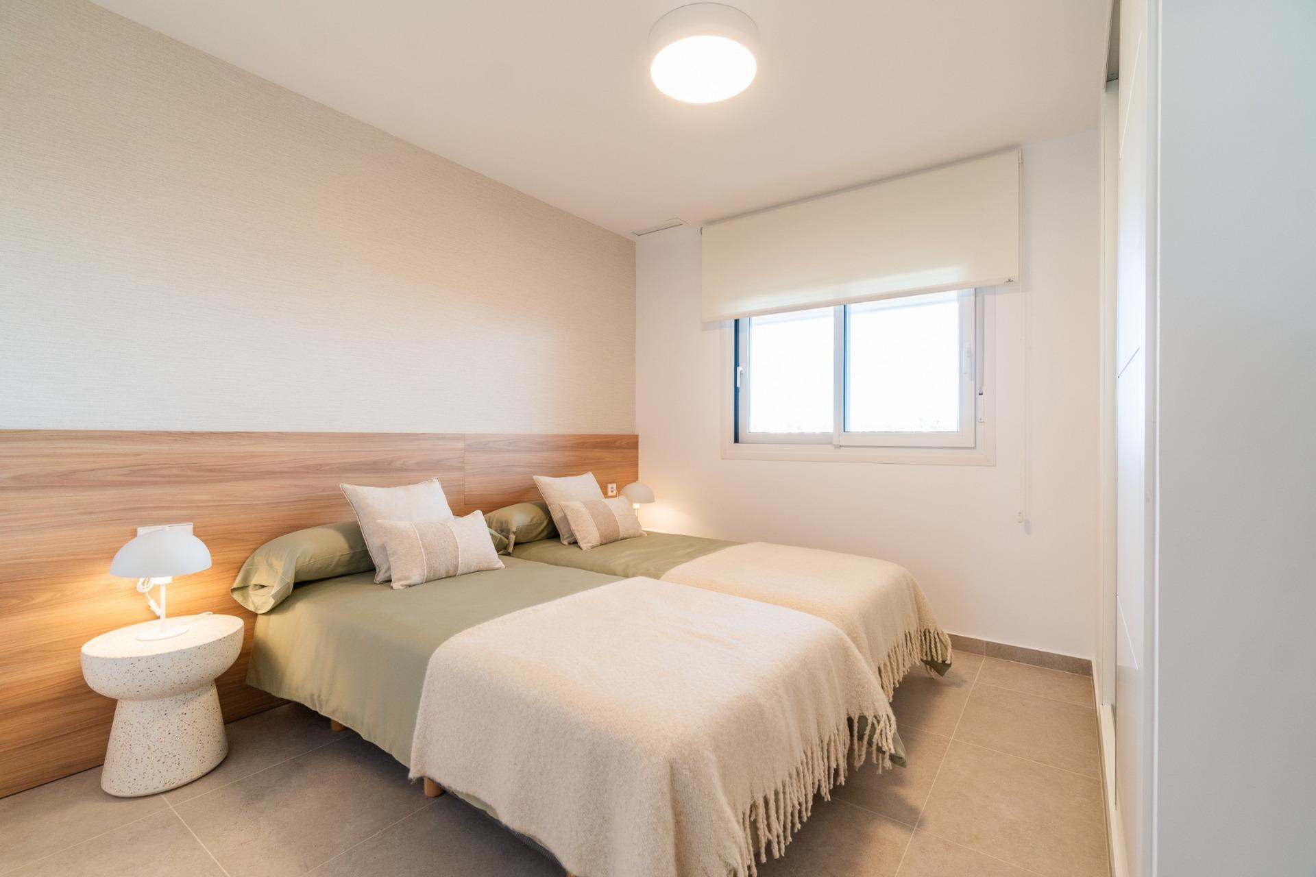 Apartamento de obra nueva con piscina privada en Playa Flamenca — 4 dorm.