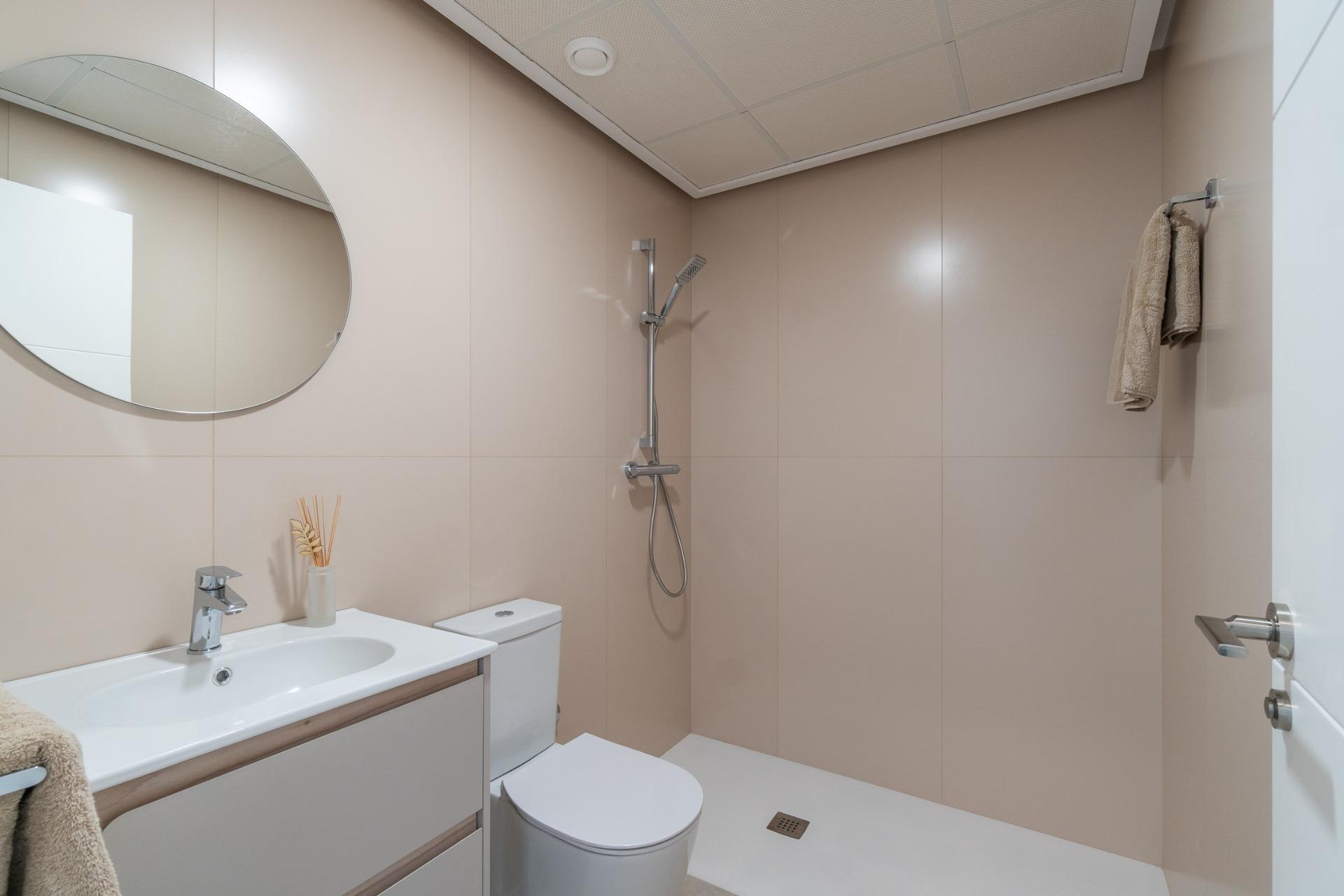 Apartamento de obra nueva con piscina privada en Playa Flamenca — 4 dorm.