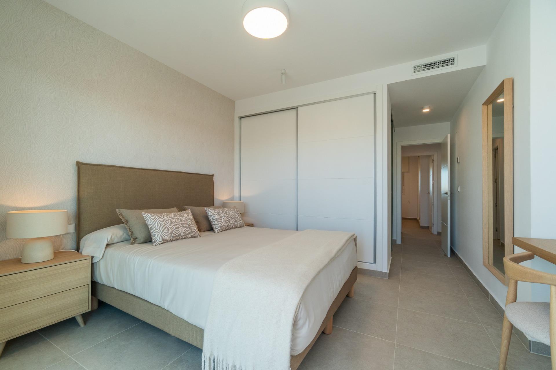 Apartamento de obra nueva con piscina privada en Playa Flamenca — 4 dorm.