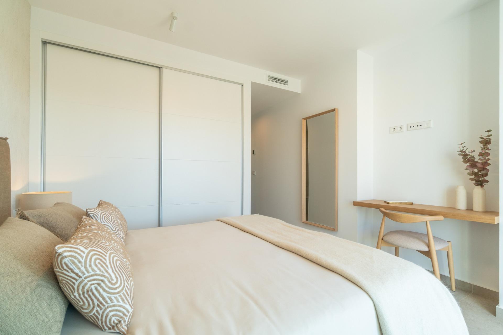 Apartamento de obra nueva con piscina privada en Playa Flamenca — 4 dorm.