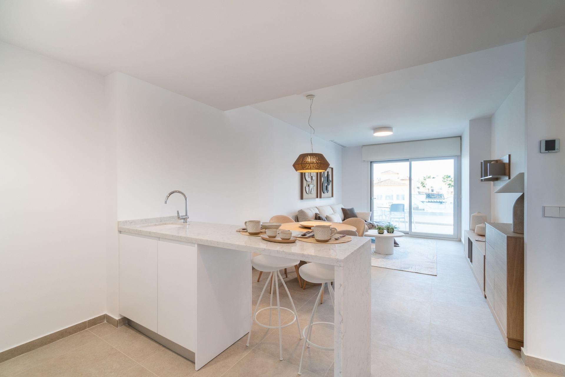 Apartamento de obra nueva con piscina privada en Playa Flamenca — 4 dorm.