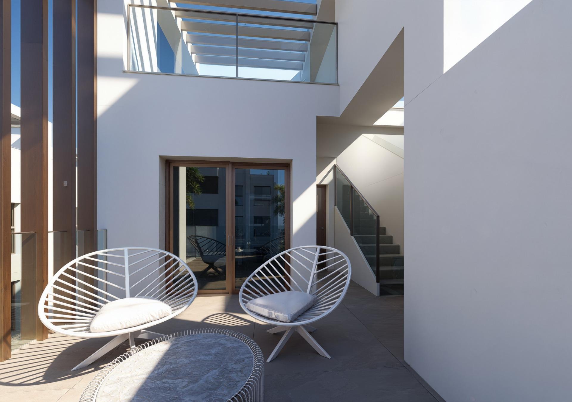 Villa de obra nueva con piscina privada en Serena Golf, Los Alcázares – 3 Dorm.