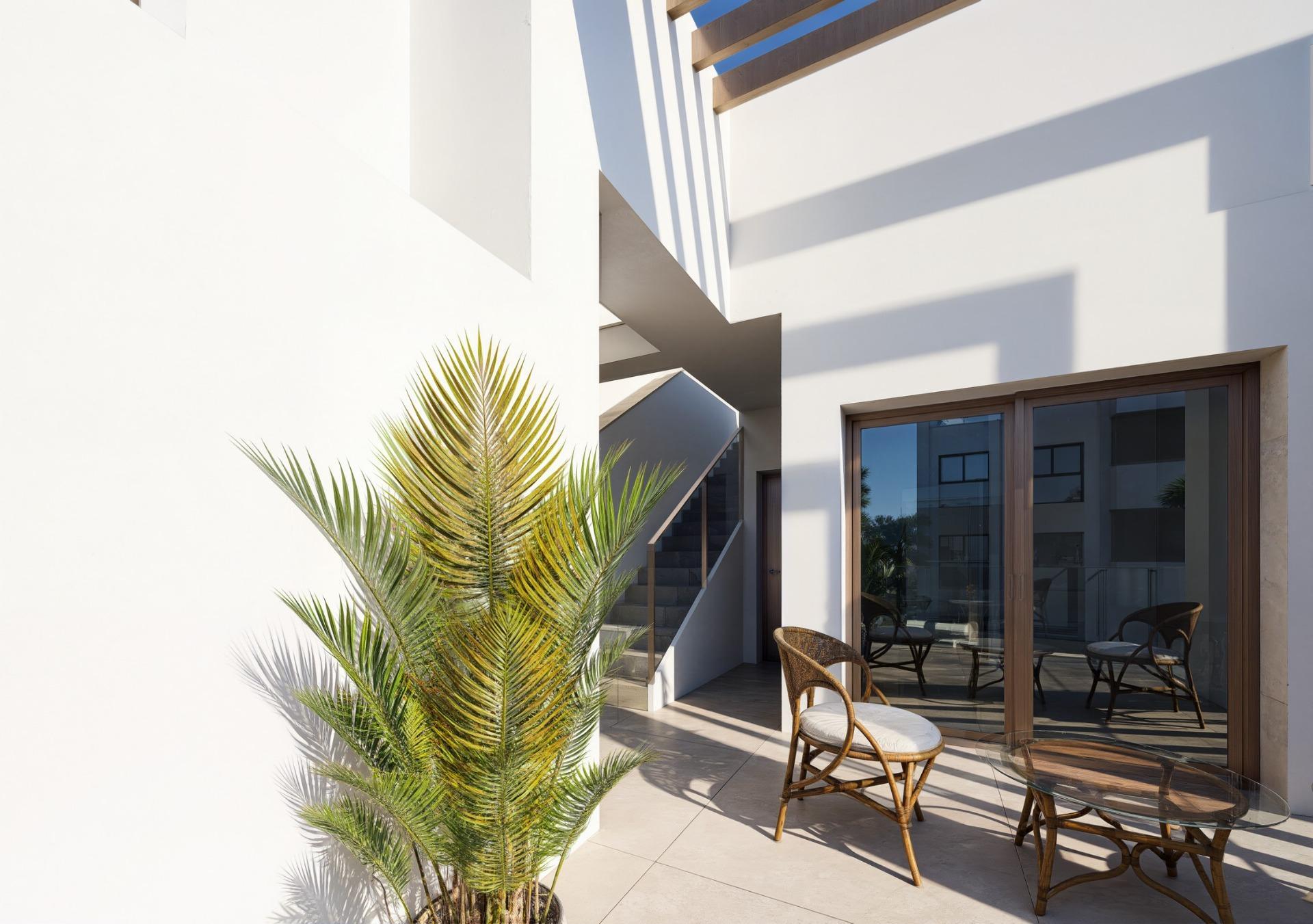 Villa de obra nueva con piscina privada en Serena Golf, Los Alcázares – 3 Dorm.