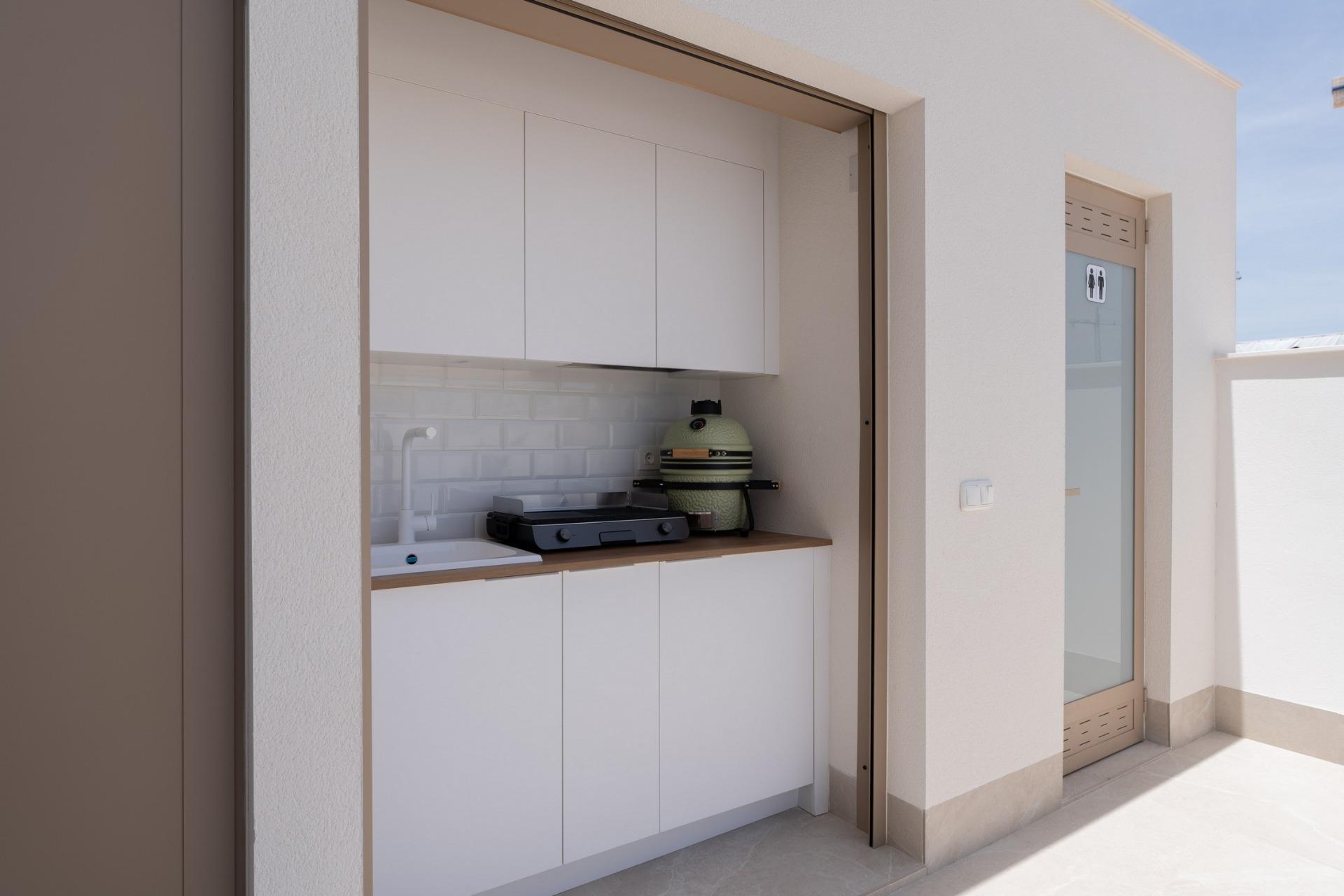 Villa de obra nueva con piscina privada en Serena Golf, Los Alcázares – 3 Dorm.