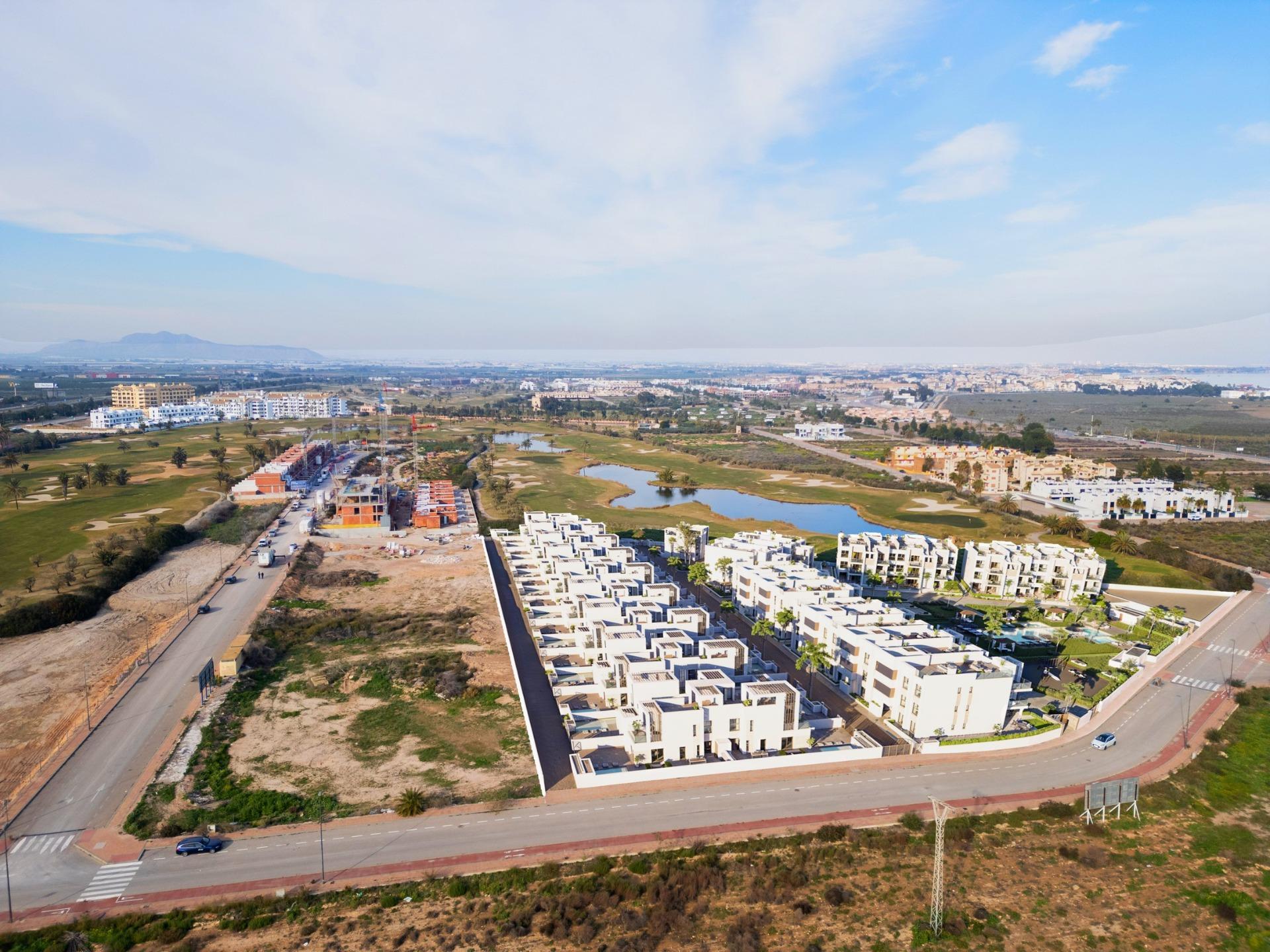 Villa de obra nueva con piscina privada en Serena Golf, Los Alcázares – 3 Dorm.