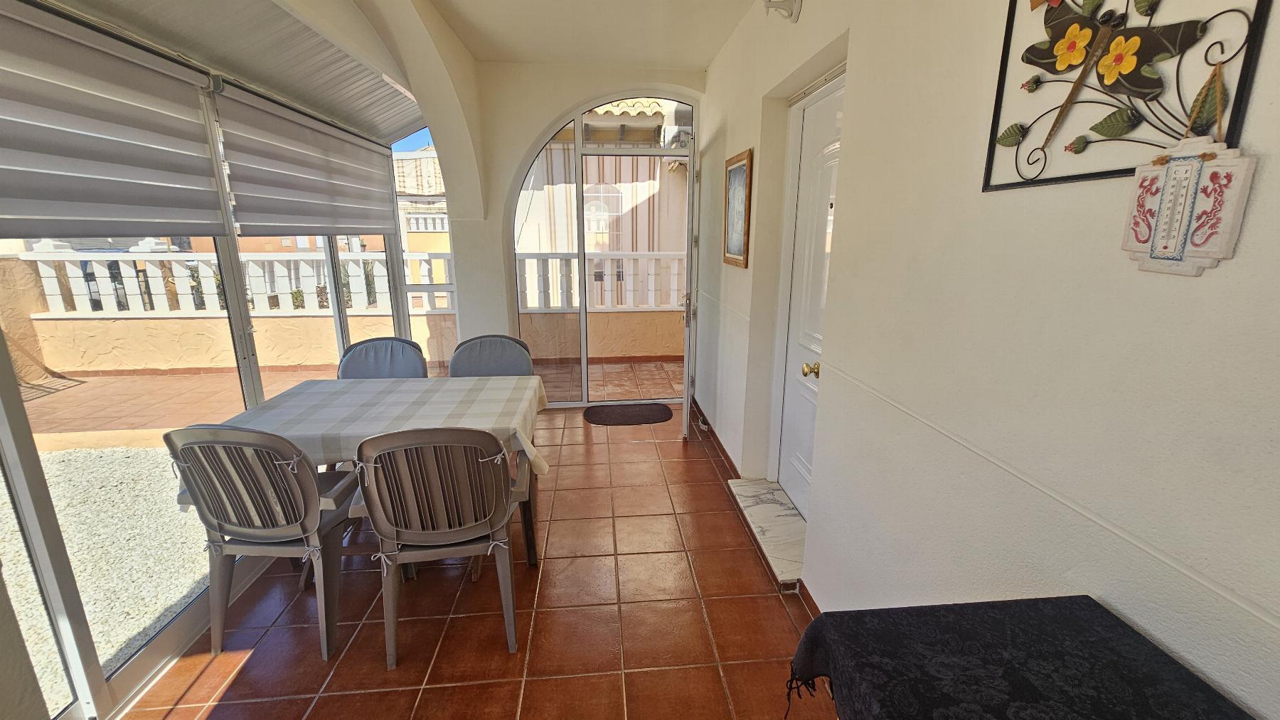 Dúplex con jardín privado y solárium en Lomas de Cabo Roig — 2 dorm.