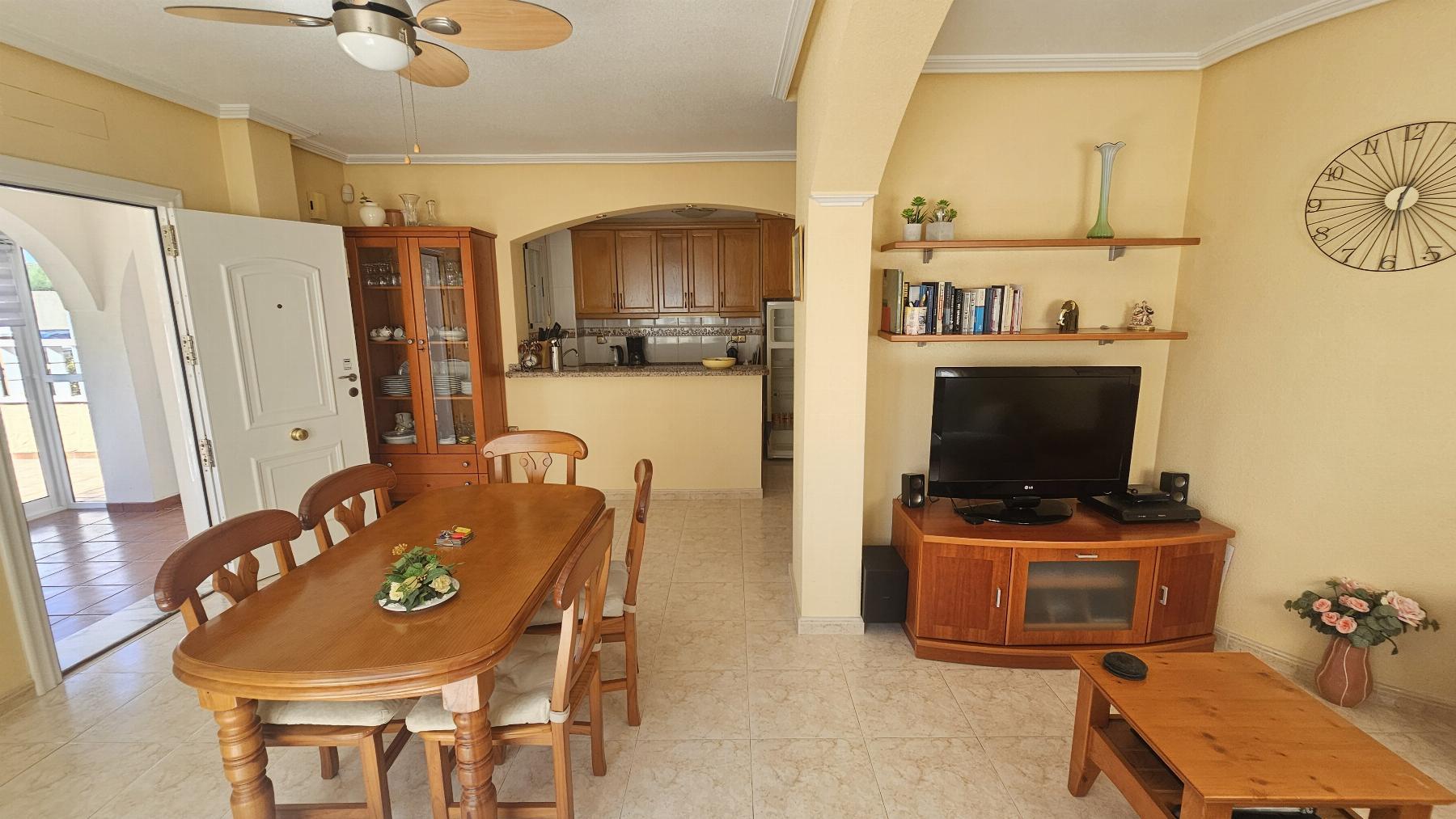 Dúplex con jardín privado y solárium en Lomas de Cabo Roig — 2 dorm.