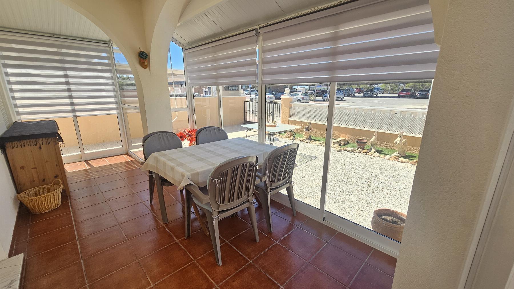 Dúplex con jardín privado y solárium en Lomas de Cabo Roig — 2 dorm.