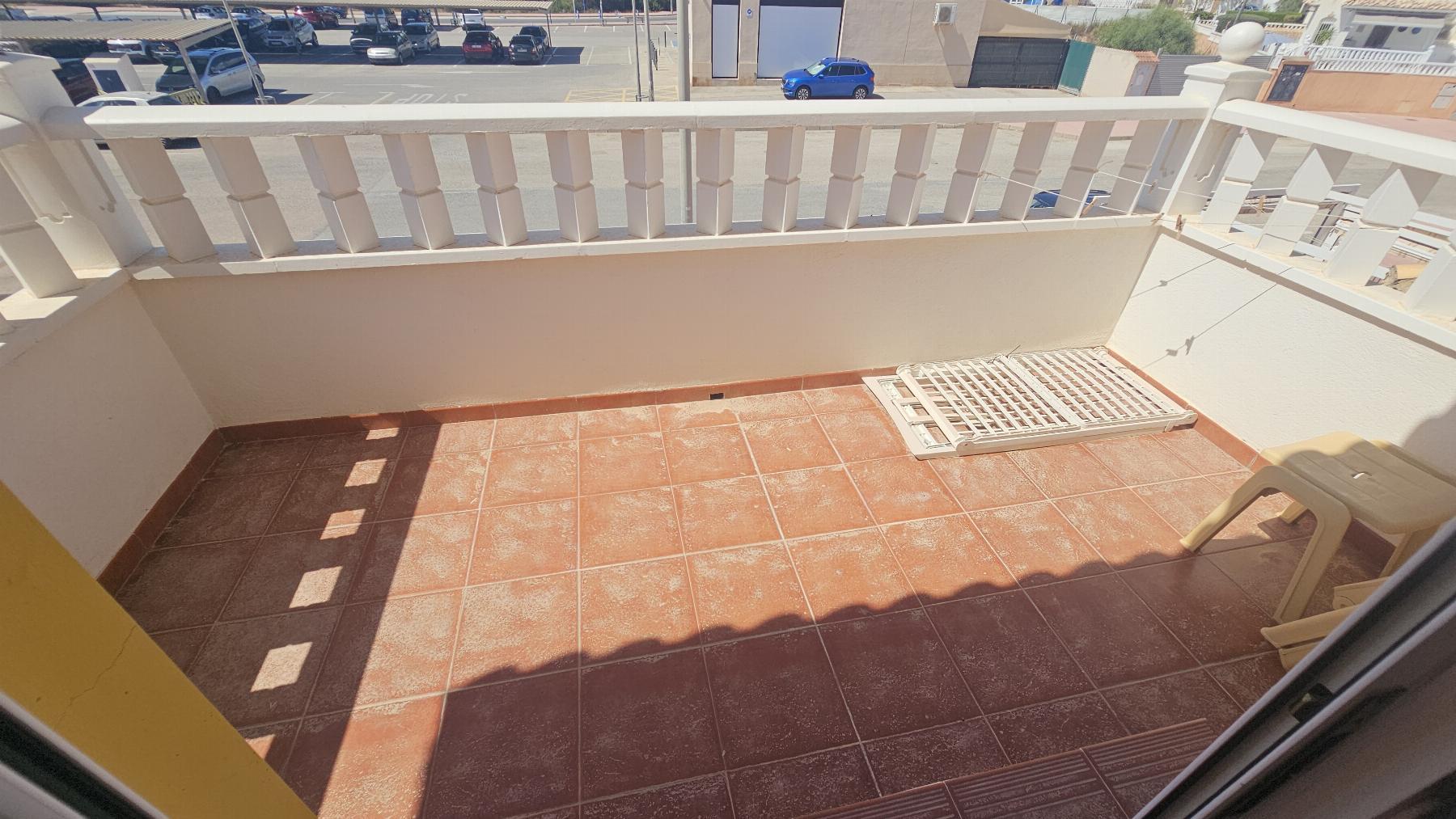 Dúplex con jardín privado y solárium en Lomas de Cabo Roig — 2 dorm.