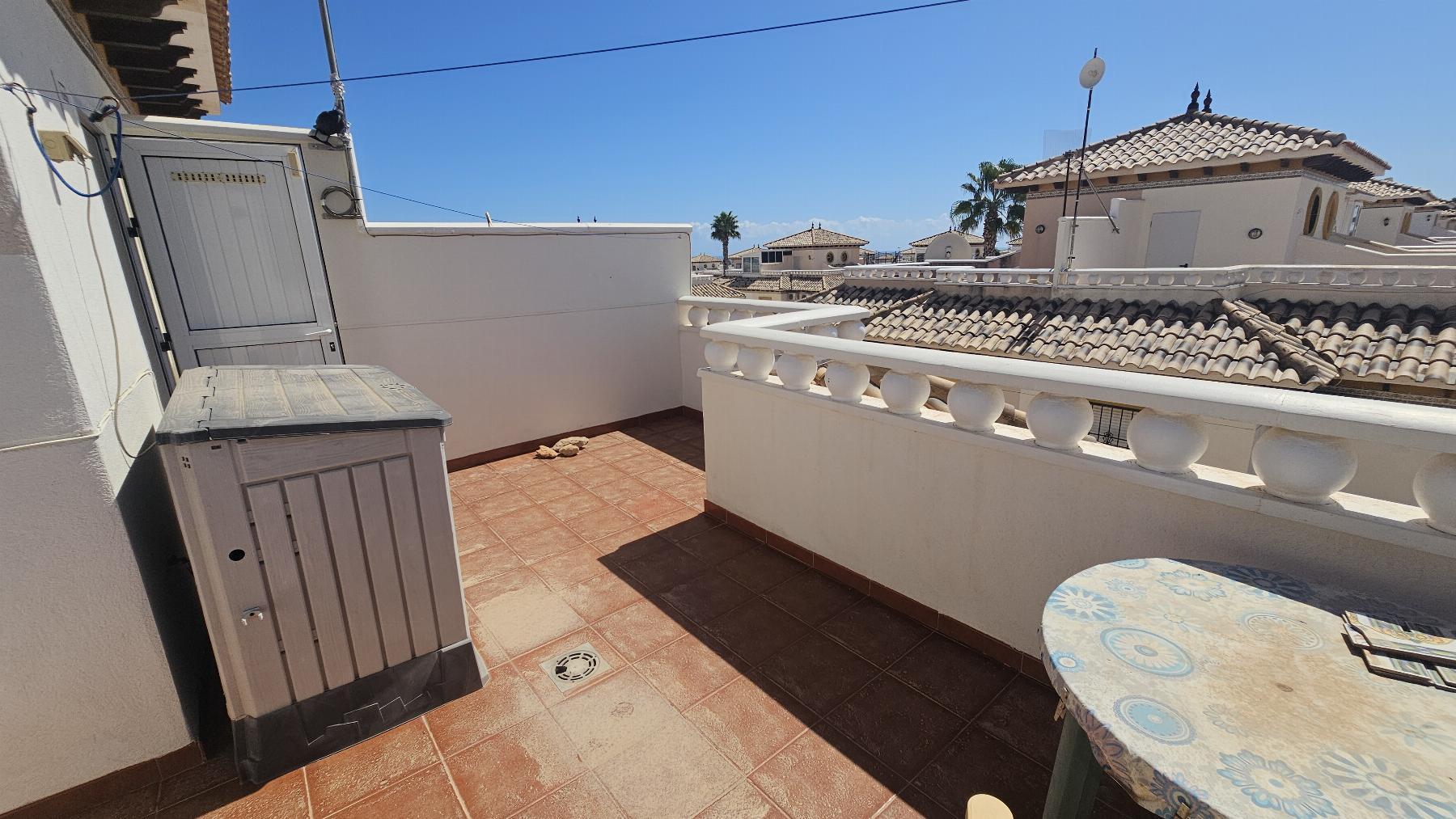 Dúplex con jardín privado y solárium en Lomas de Cabo Roig — 2 dorm.