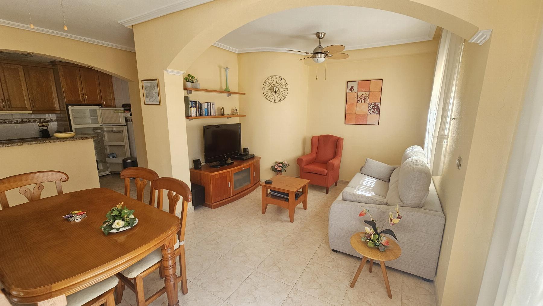 Dúplex con jardín privado y solárium en Lomas de Cabo Roig — 2 dorm.