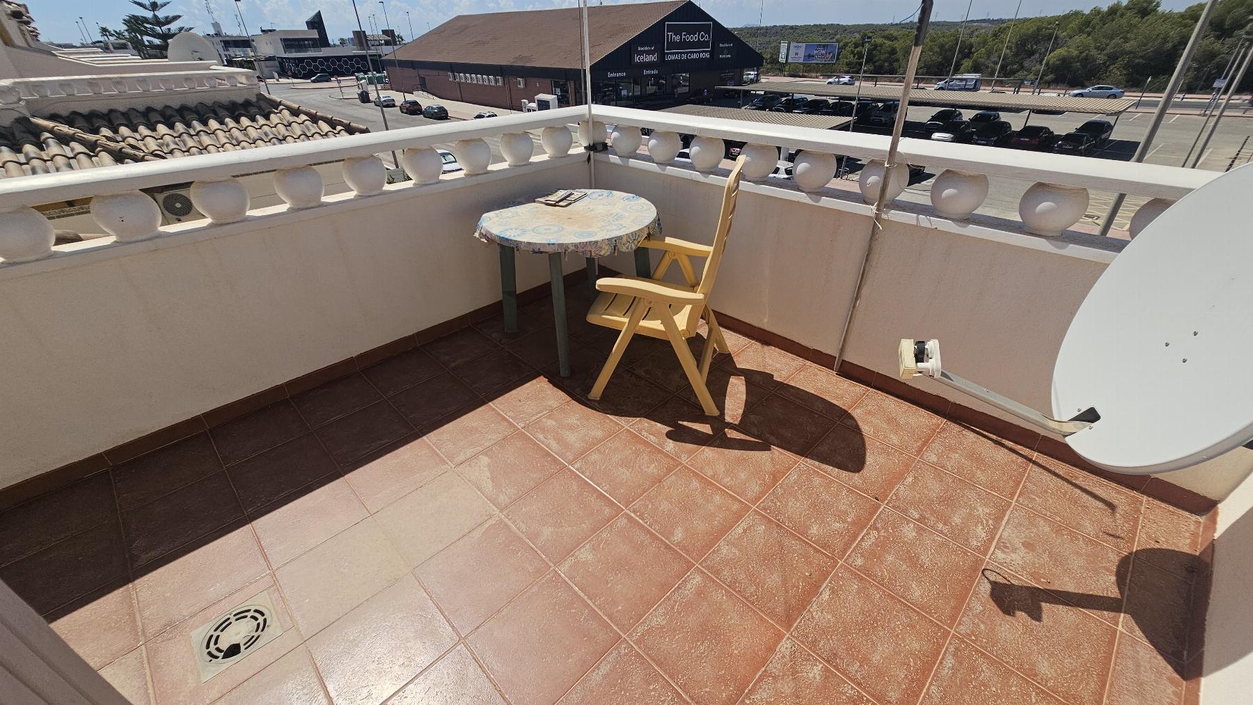 Dúplex con jardín privado y solárium en Lomas de Cabo Roig — 2 dorm.
