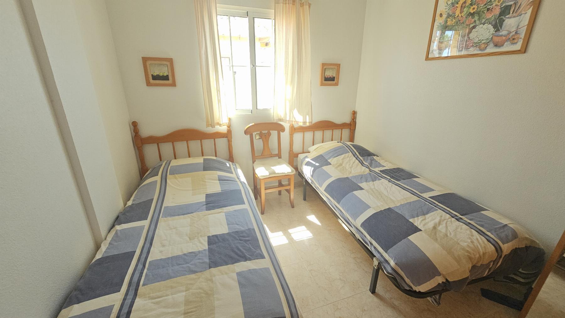 Dúplex con jardín privado y solárium en Lomas de Cabo Roig — 2 dorm.
