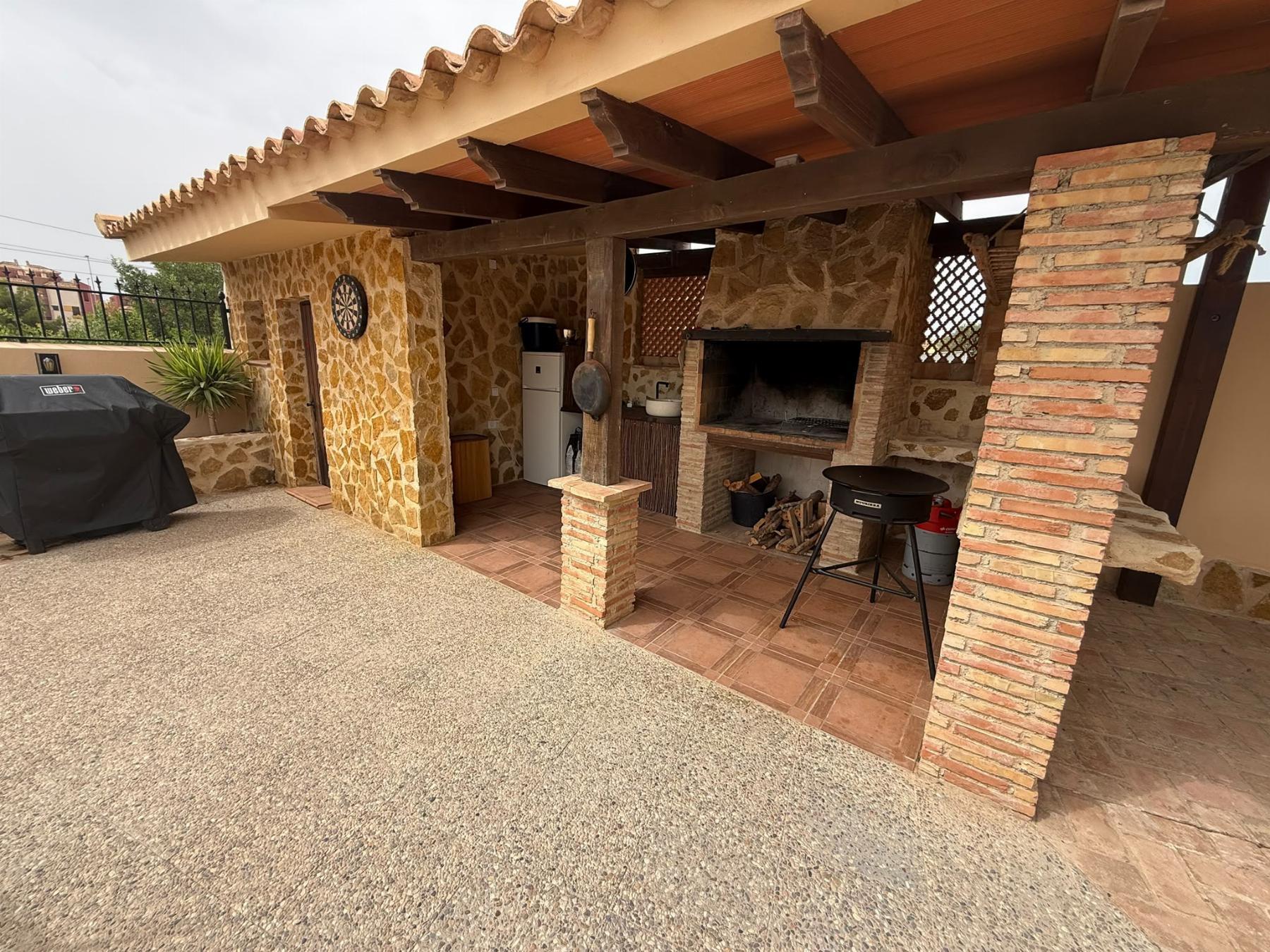 Villa de lujo reformada en Montezenia con piscina privada — 5 dorm. y 3 baños