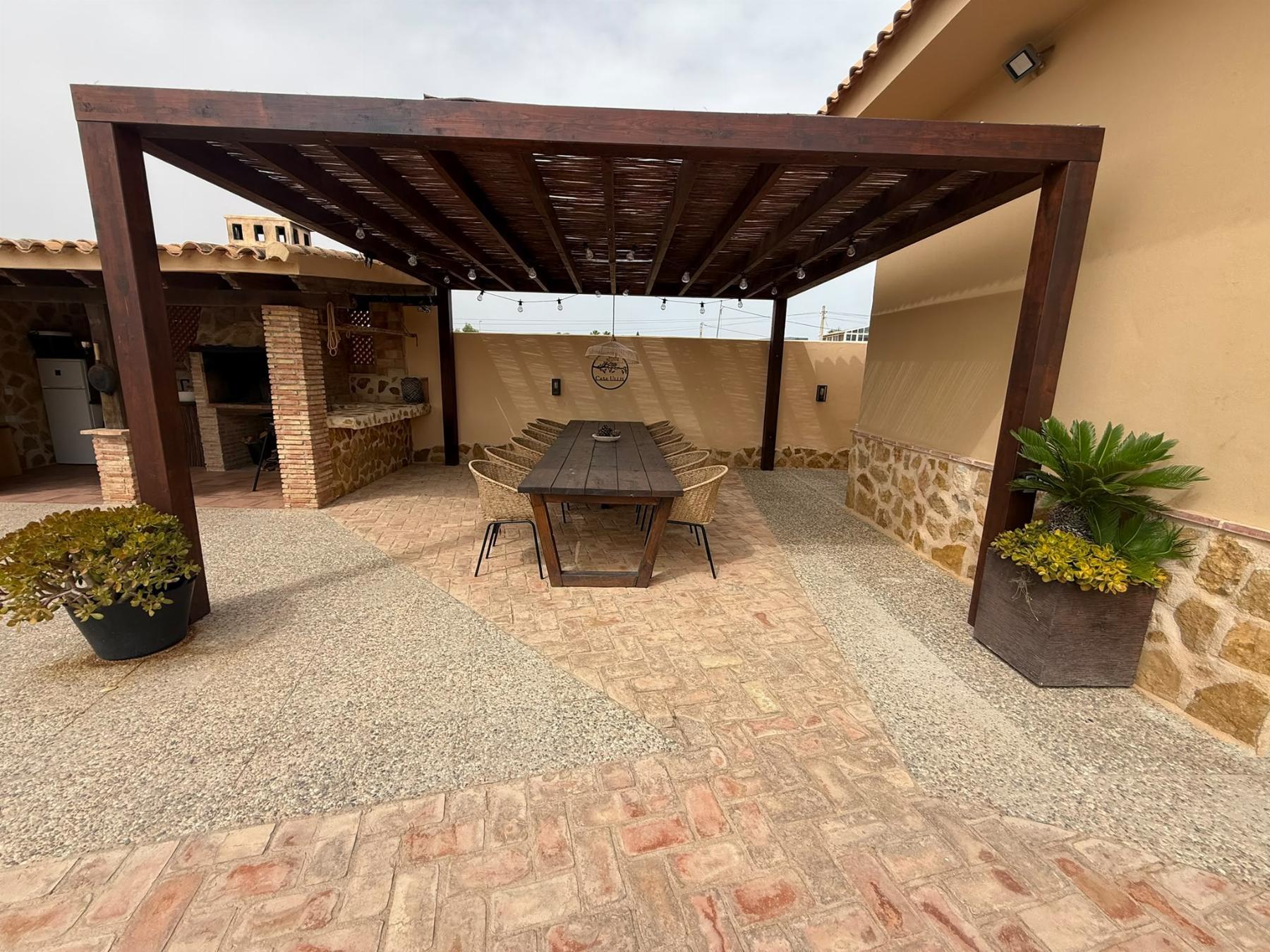 Villa de lujo reformada en Montezenia con piscina privada — 5 dorm. y 3 baños