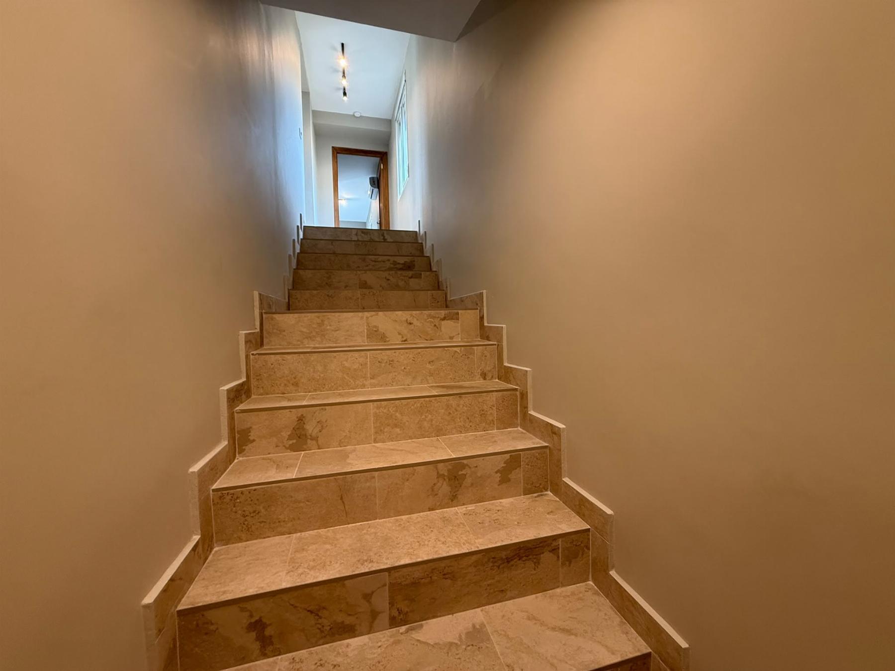 Villa de lujo reformada en Montezenia con piscina privada — 5 dorm. y 3 baños