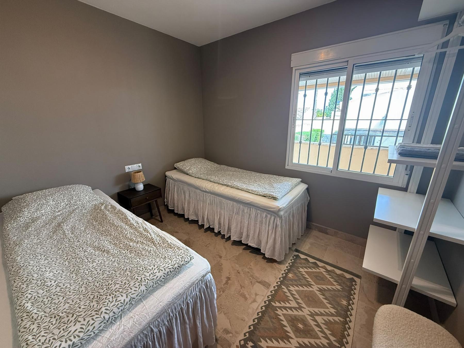 Villa de lujo reformada en Montezenia con piscina privada — 5 dorm. y 3 baños