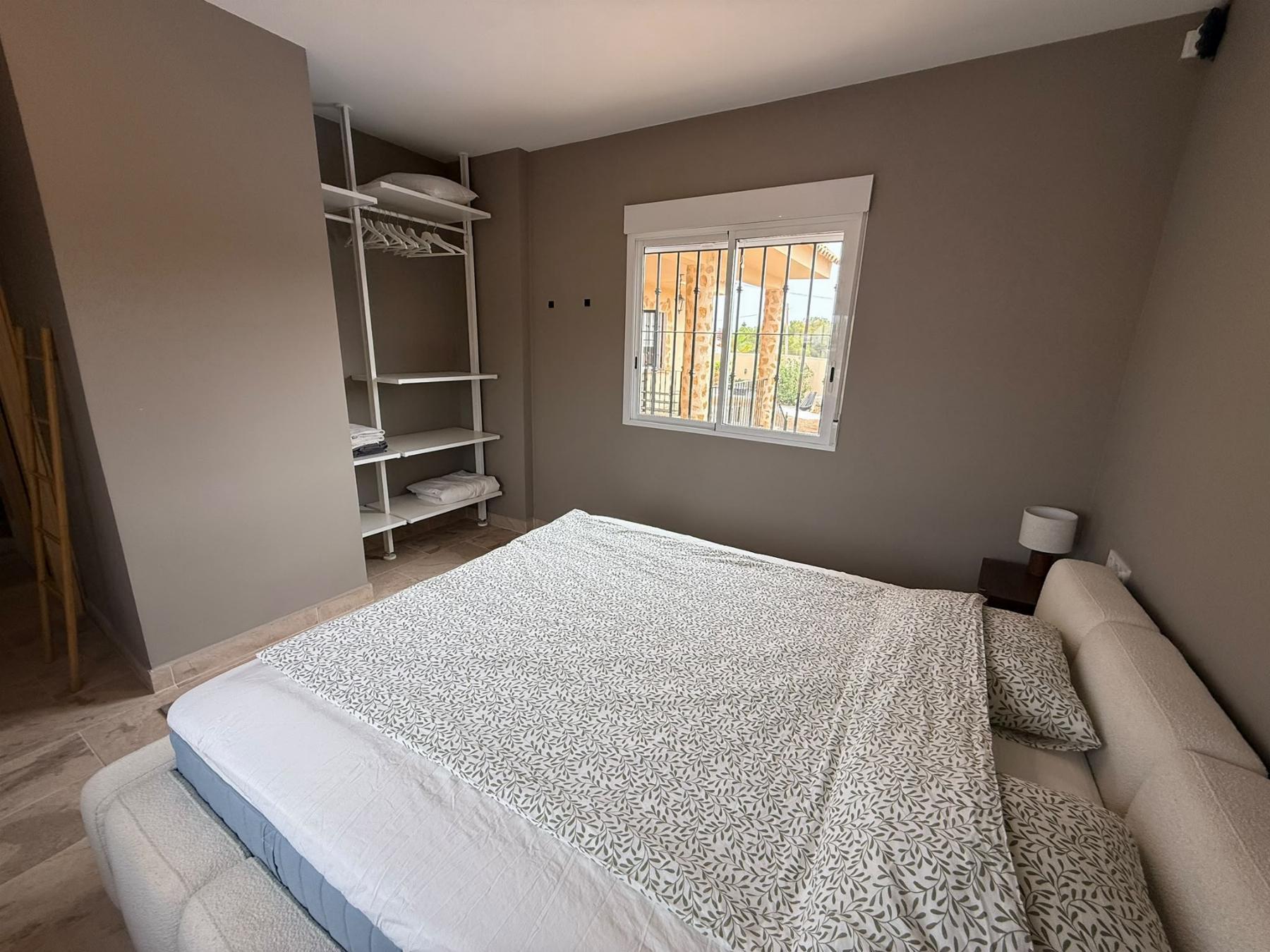 Villa de lujo reformada en Montezenia con piscina privada — 5 dorm. y 3 baños
