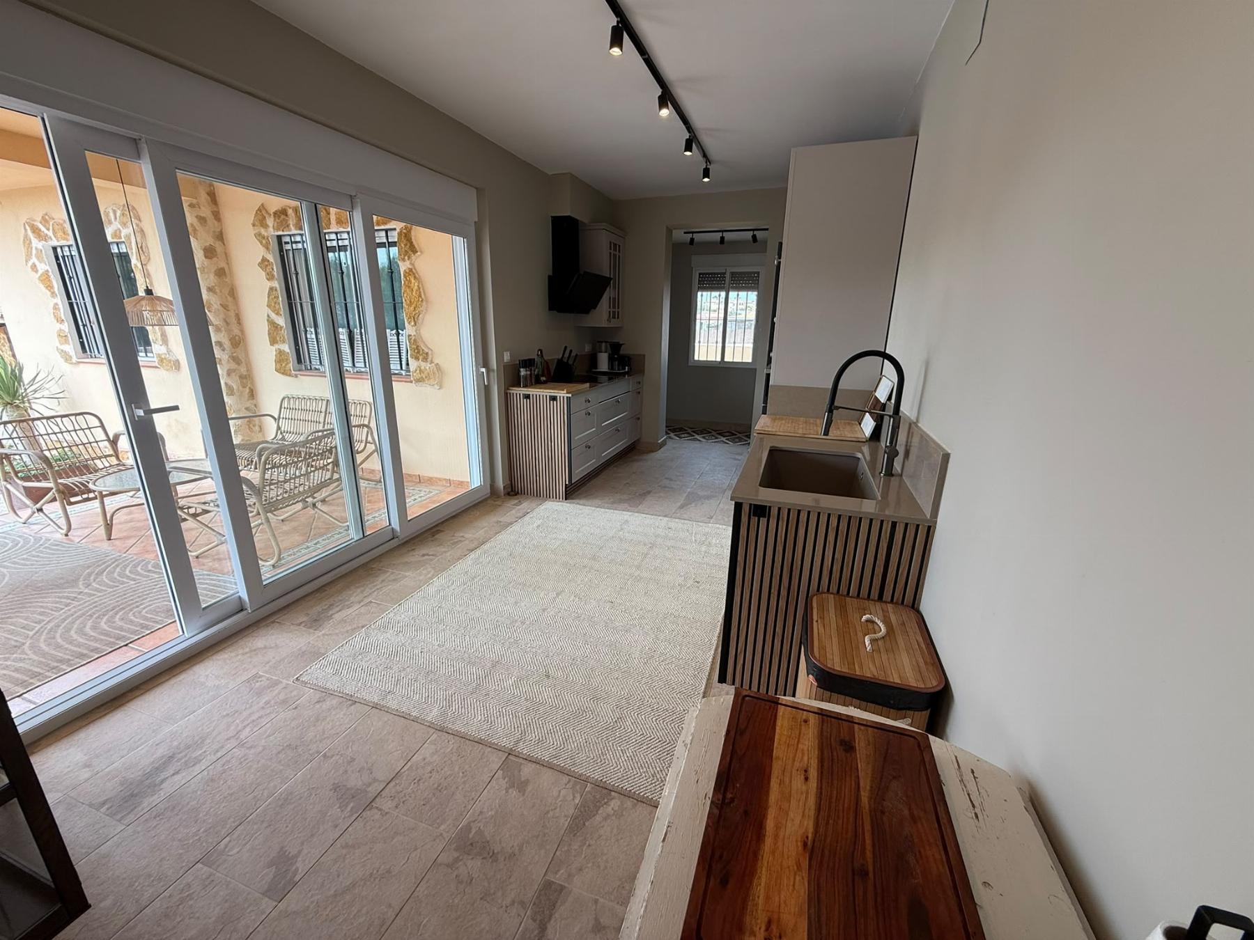 Villa de lujo reformada en Montezenia con piscina privada — 5 dorm. y 3 baños