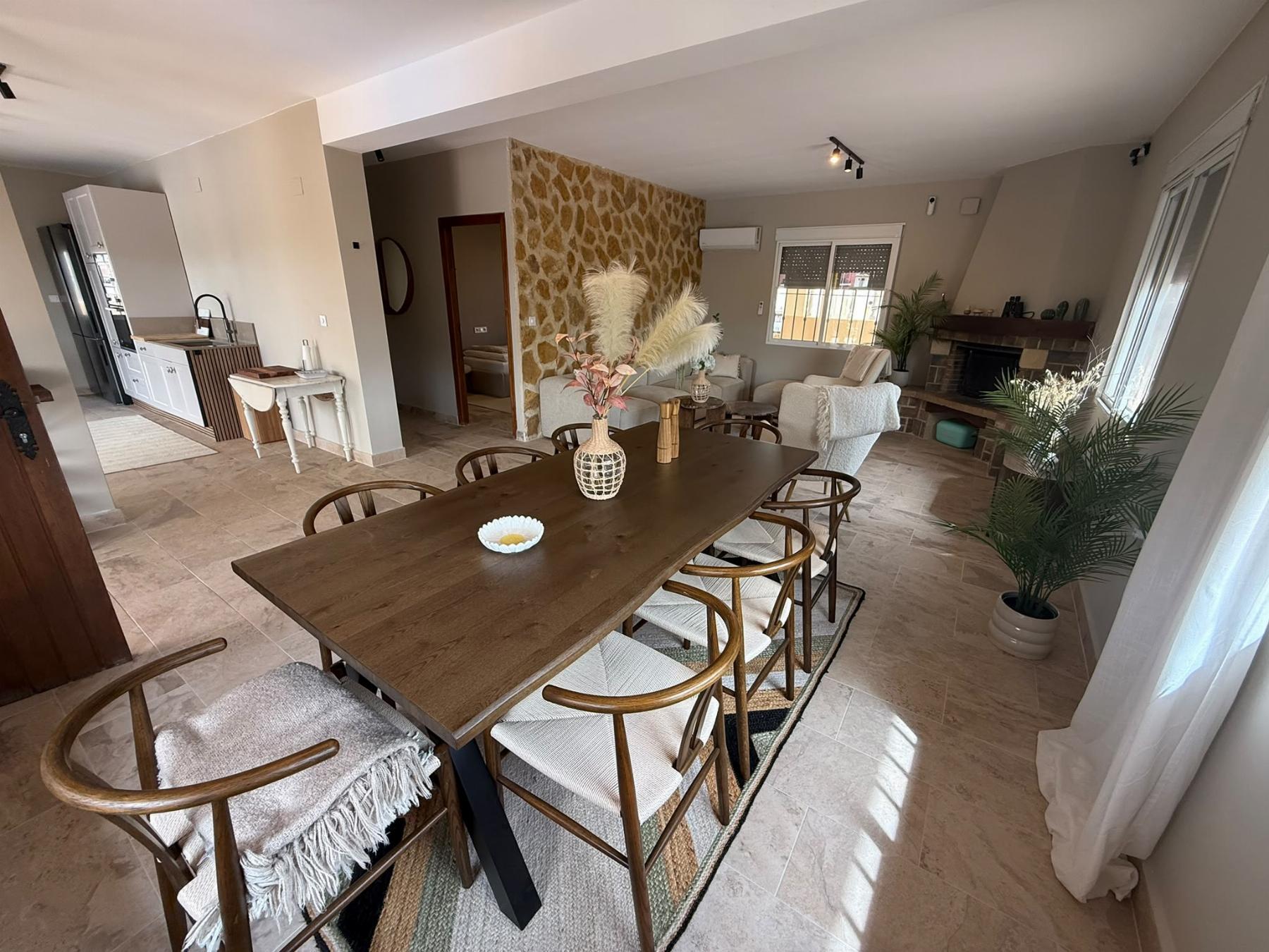 Villa de lujo reformada en Montezenia con piscina privada — 5 dorm. y 3 baños