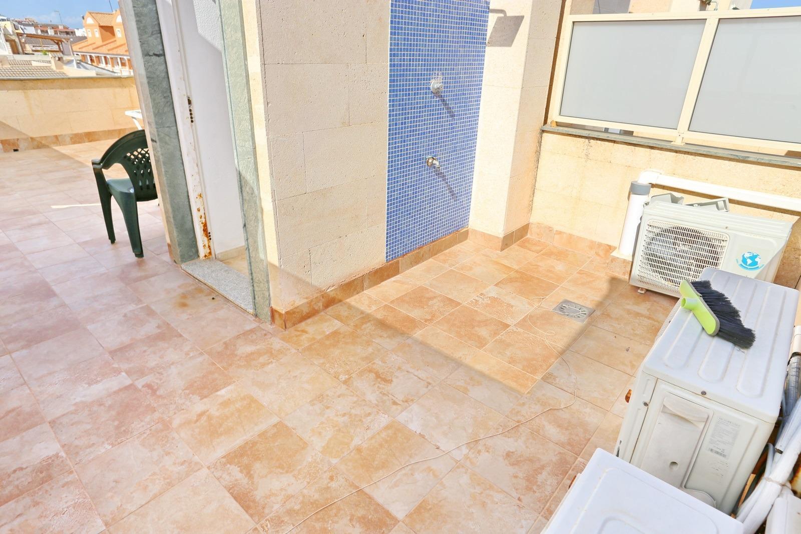 Duplex a 10m de Playa de La Mata con vistas al mar y garaje — 2 dorm.
