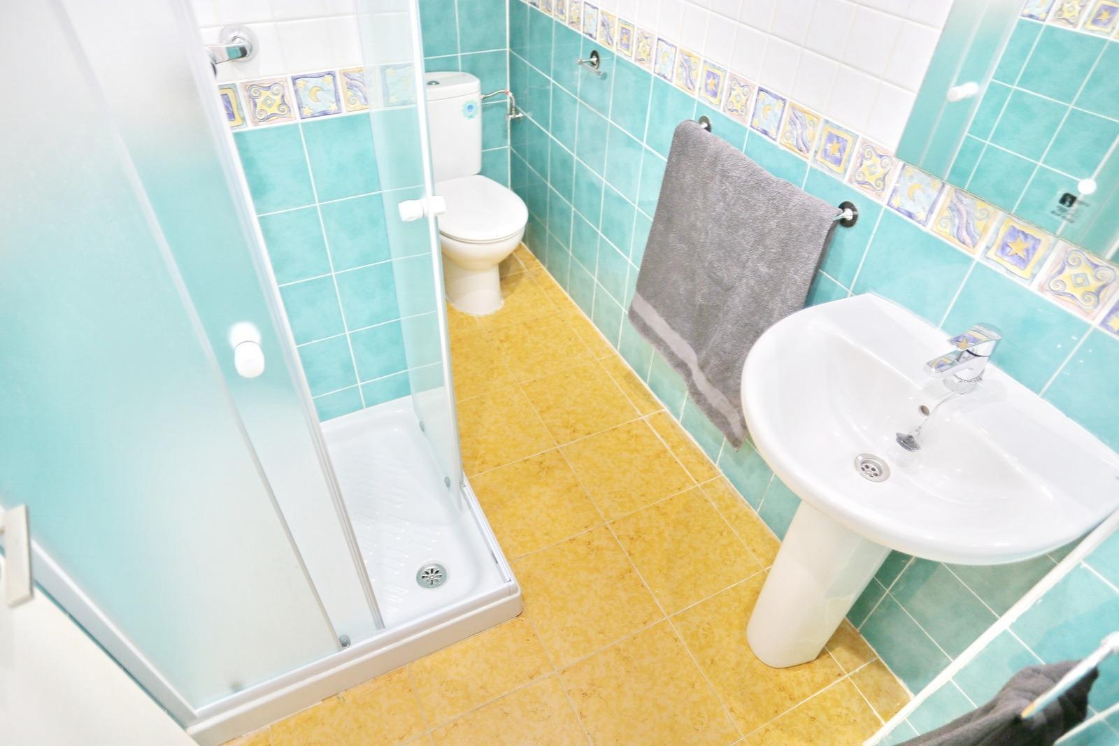 Duplex a 10m de Playa de La Mata con vistas al mar y garaje — 2 dorm.