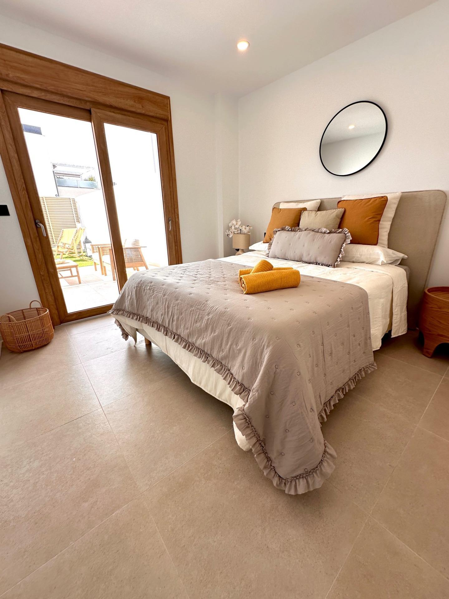 Chalet boutique de obra nueva con piscina privada en San Pedro del Pinatar
