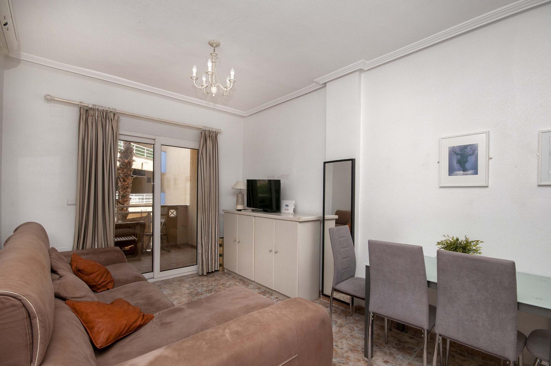 Apartamento con vistas al mar y piscina en primera línea — Aguamarina