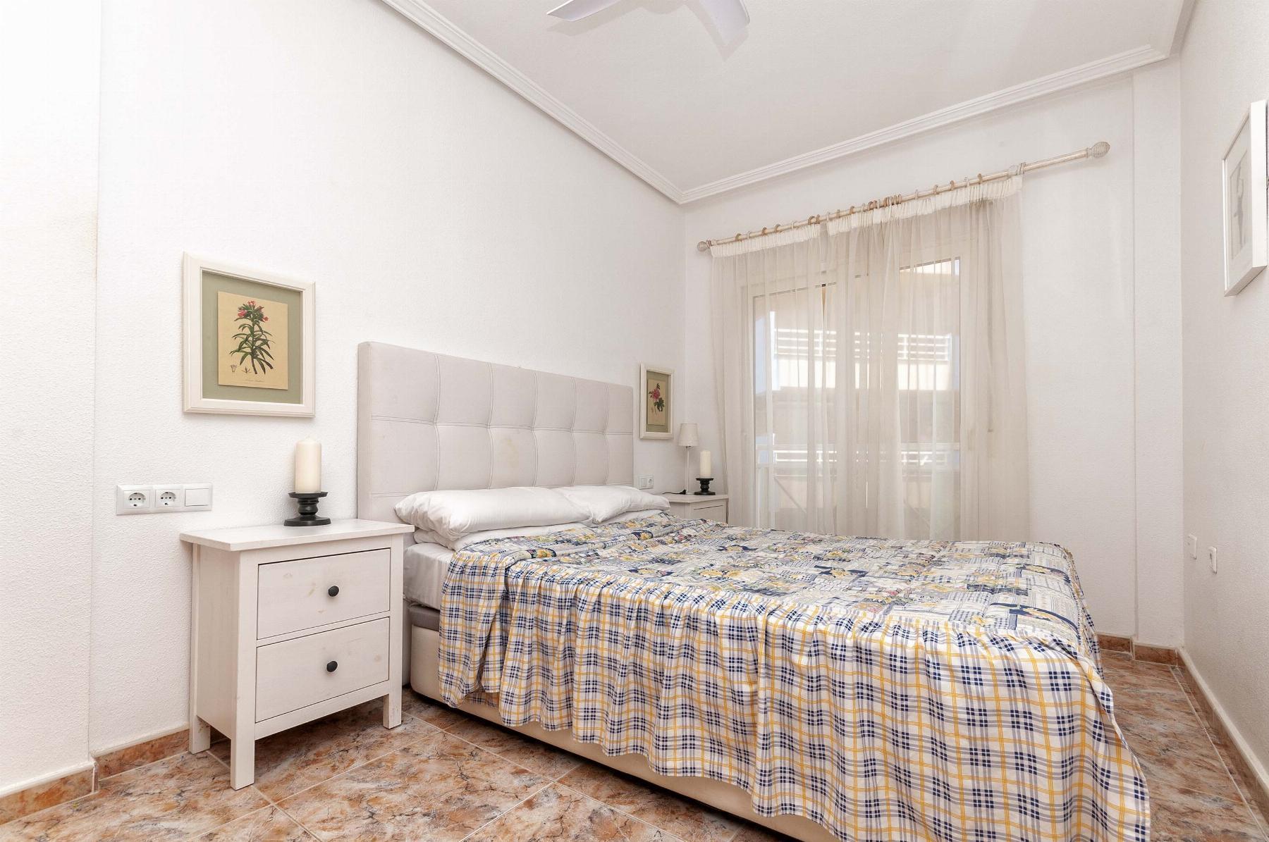 Apartamento con vistas al mar y piscina en primera línea — Aguamarina