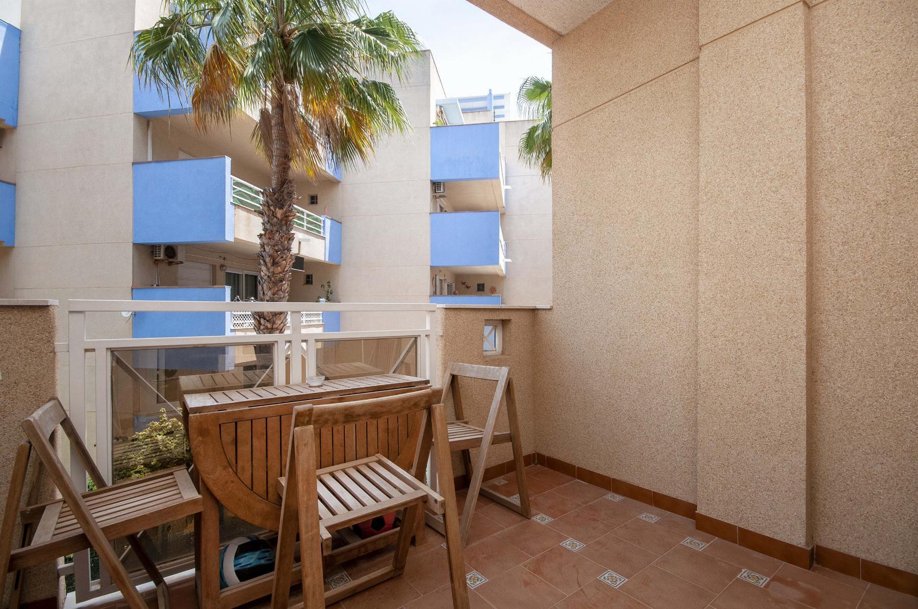 Apartamento con vistas al mar y piscina en primera línea — Aguamarina