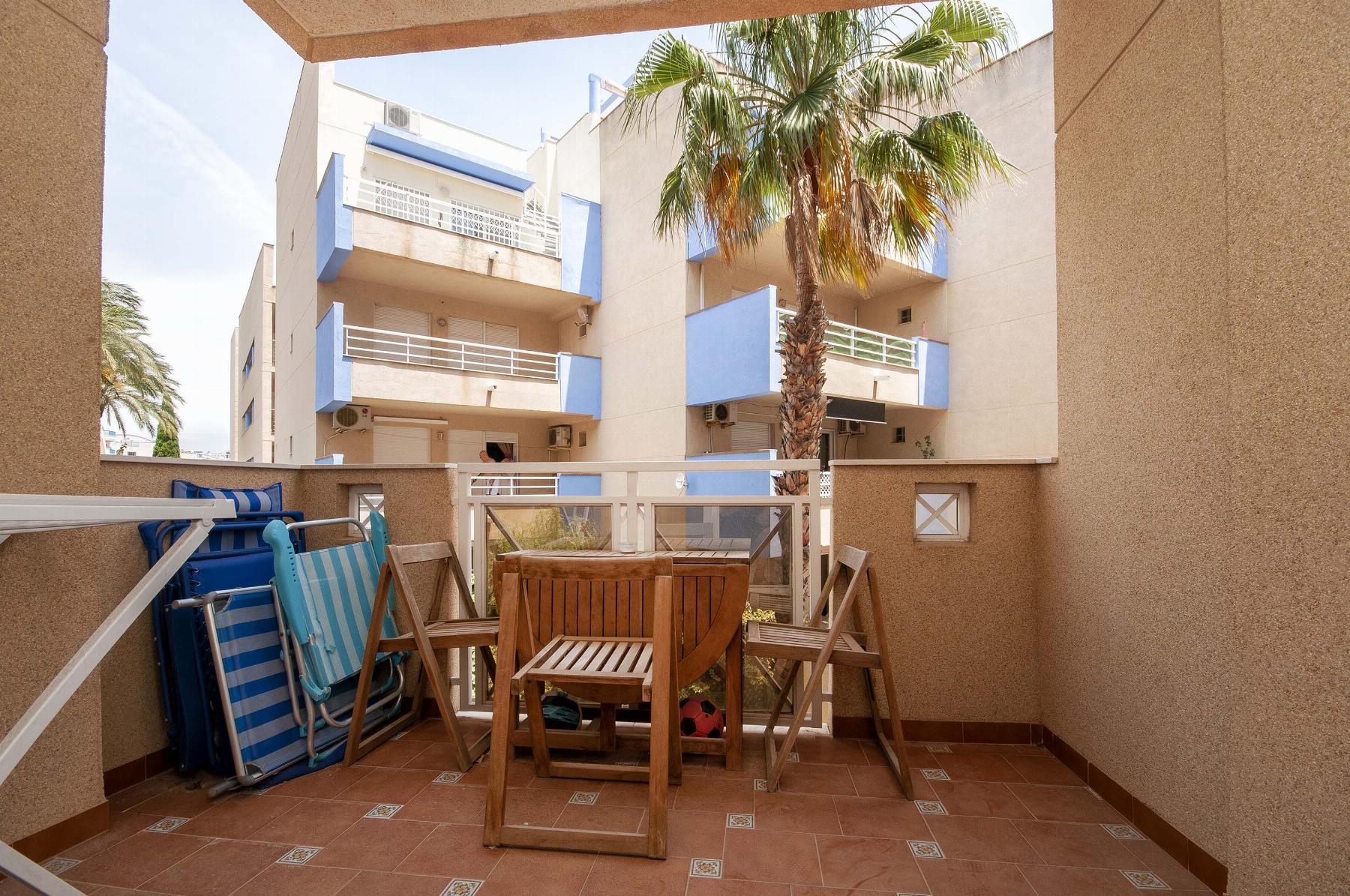 Apartamento con vistas al mar y piscina en primera línea — Aguamarina
