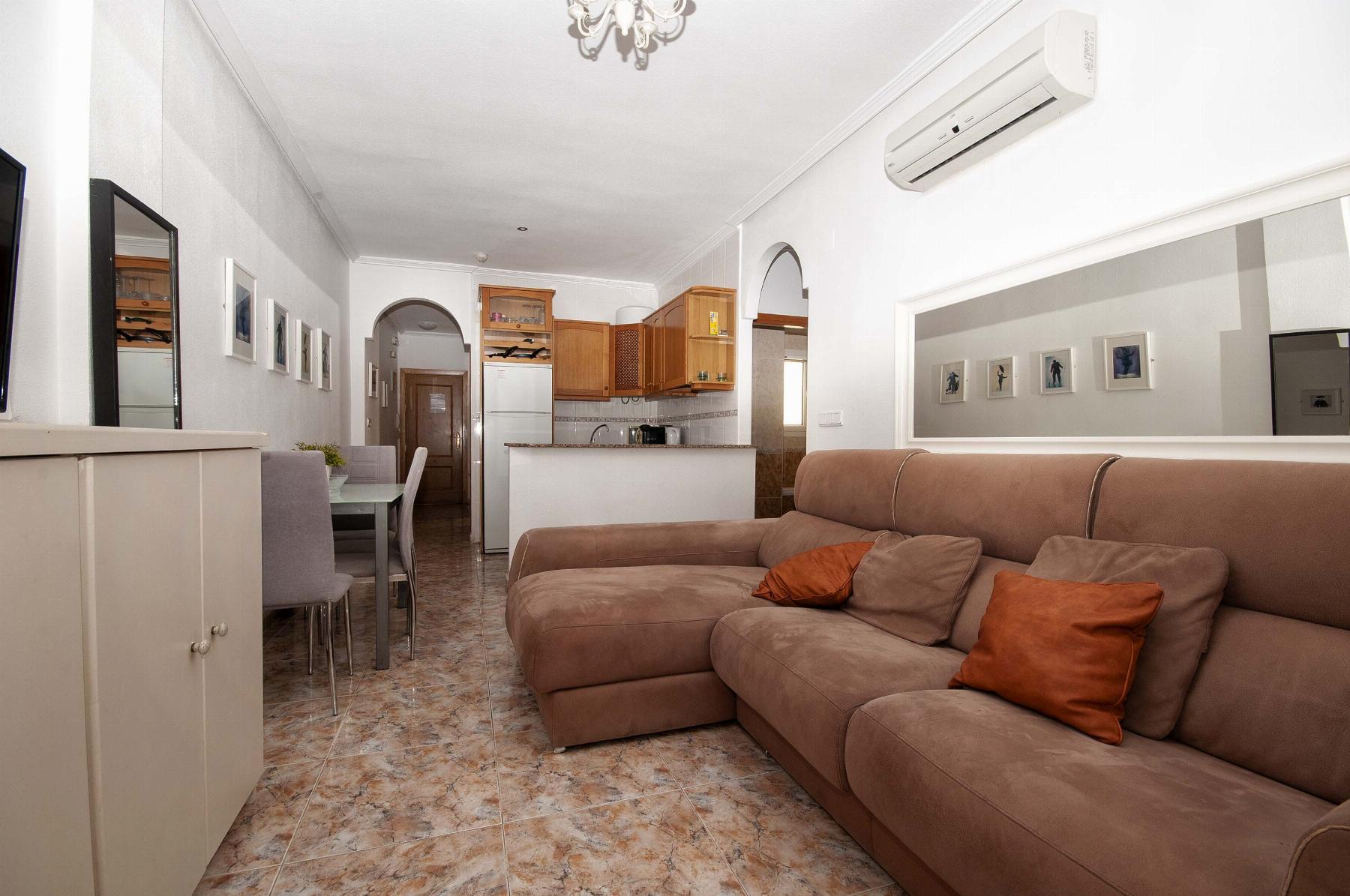Apartamento con vistas al mar y piscina en primera línea — Aguamarina