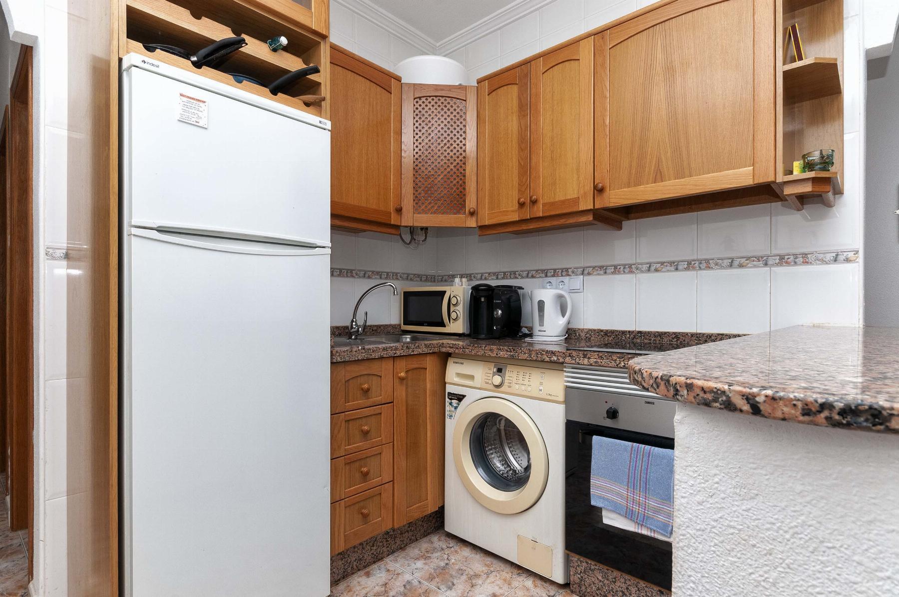 Apartamento con vistas al mar y piscina en primera línea — Aguamarina