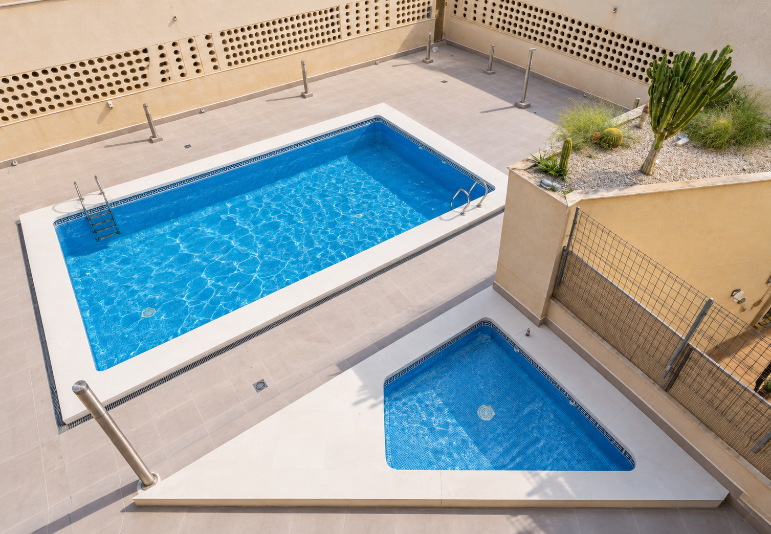 Lujo frente al mar en Playa del Cura: 3 dorm, terraza de 20m² y piscina