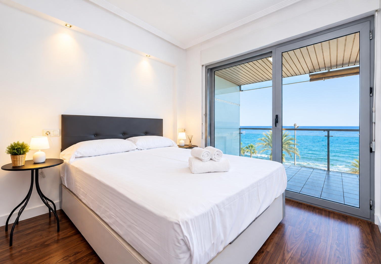 Lujo frente al mar en Playa del Cura: 3 dorm, terraza de 20m² y piscina