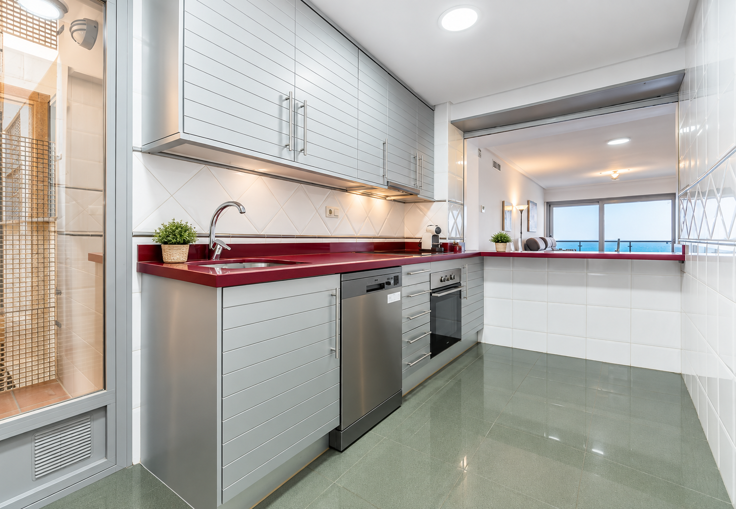 Lujo frente al mar en Playa del Cura: 3 dorm, terraza de 20m² y piscina
