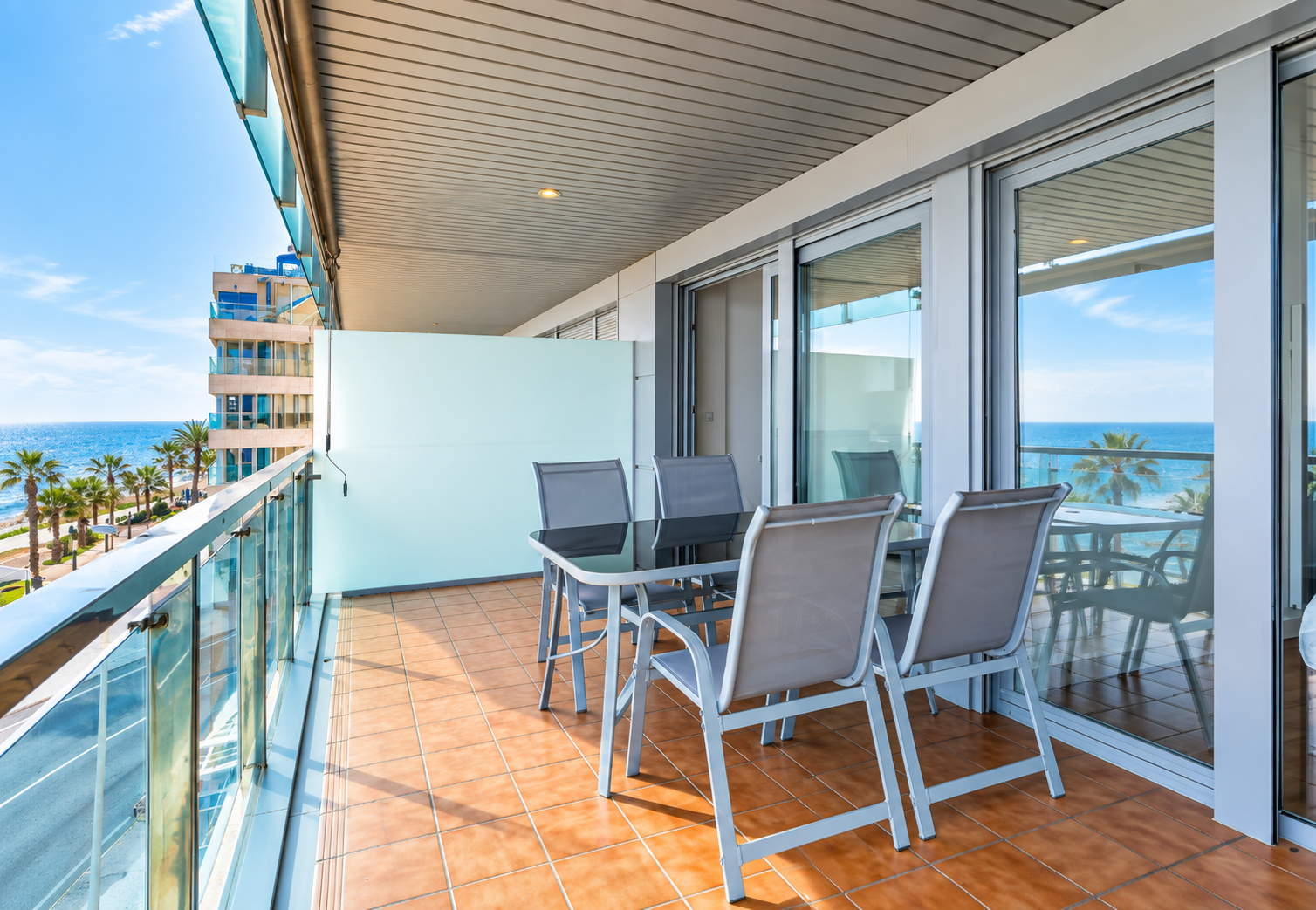 Lujo frente al mar en Playa del Cura: 3 dorm, terraza de 20m² y piscina