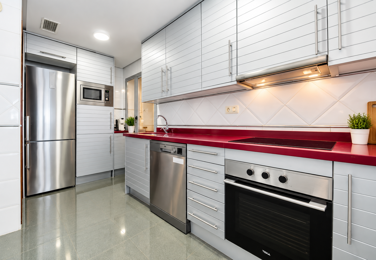 Lujo frente al mar en Playa del Cura: 3 dorm, terraza de 20m² y piscina