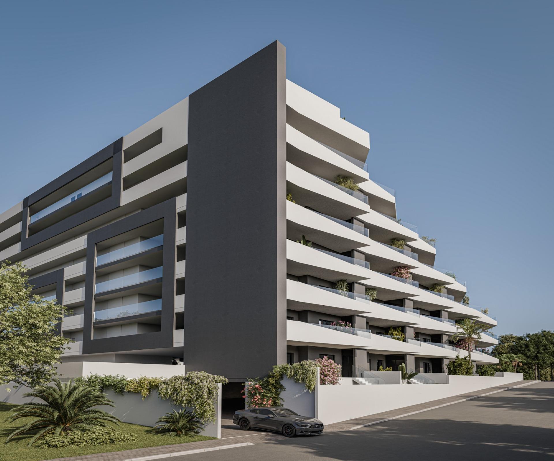 Apartamento de obra nueva con piscina privada en San Miguel de Salinas — 3 dorm.