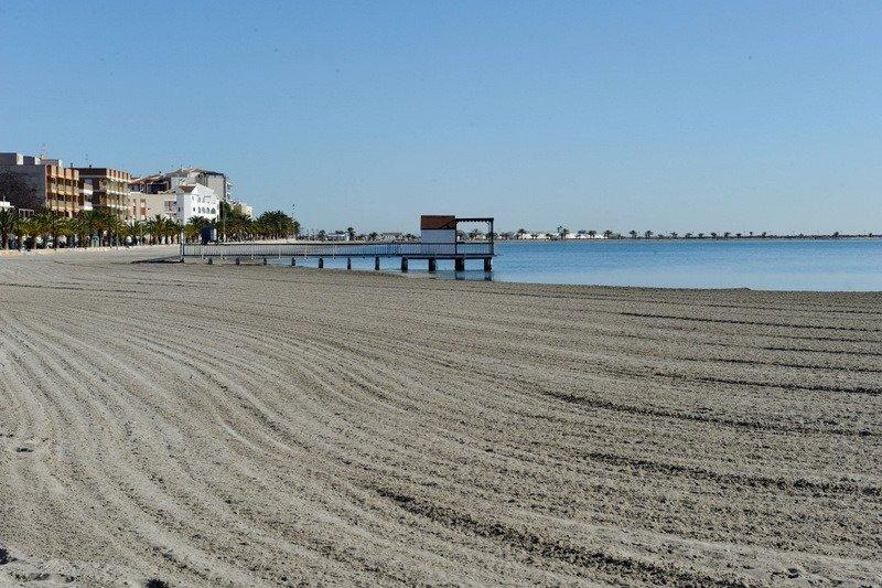 Villa de obra nueva con piscina privada en San Pedro del Pinatar — 3 dorm.