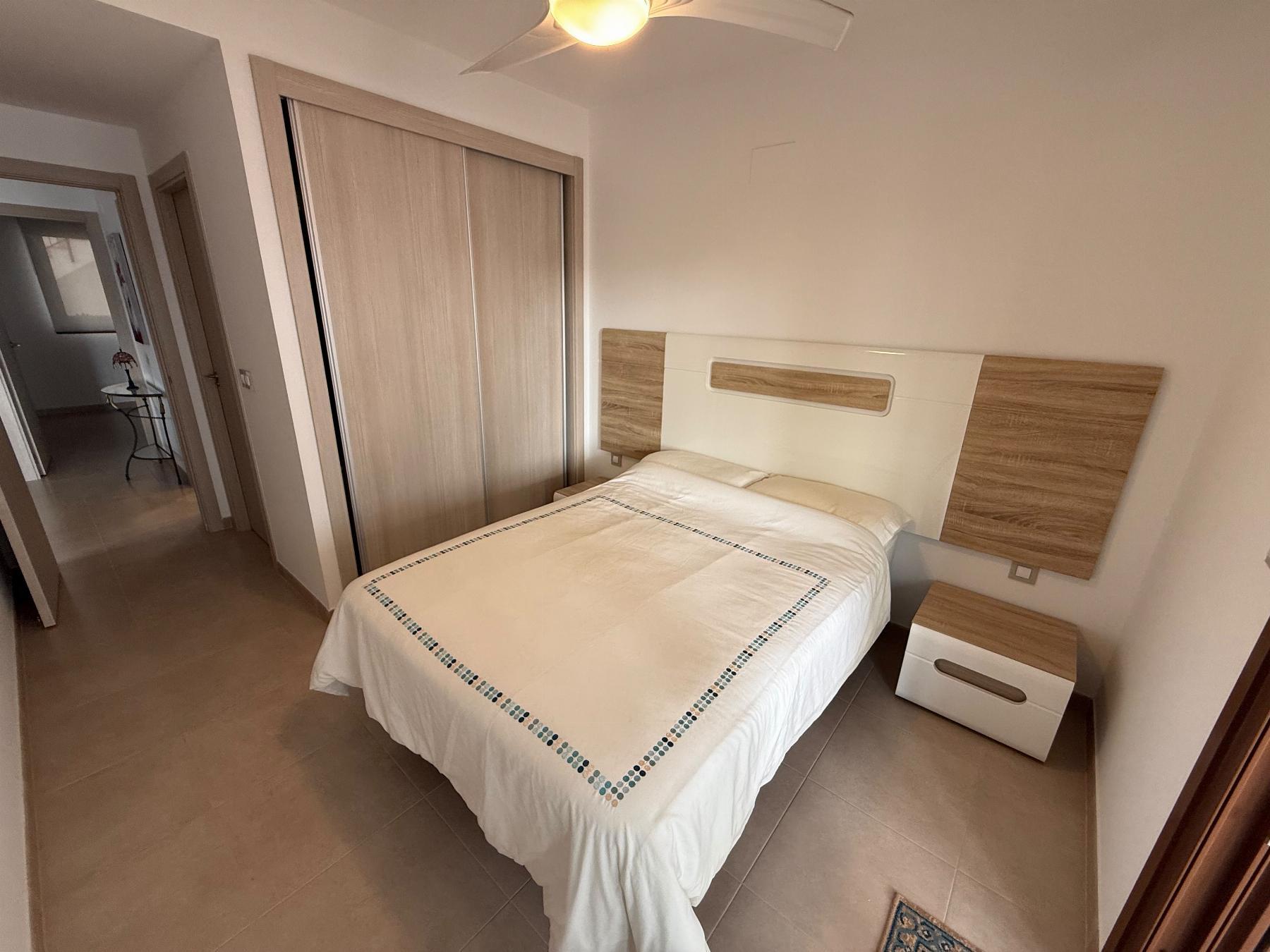 Apartamento con piscina privada en Lomas de Cabo Roig — 2 dorm. y terraza