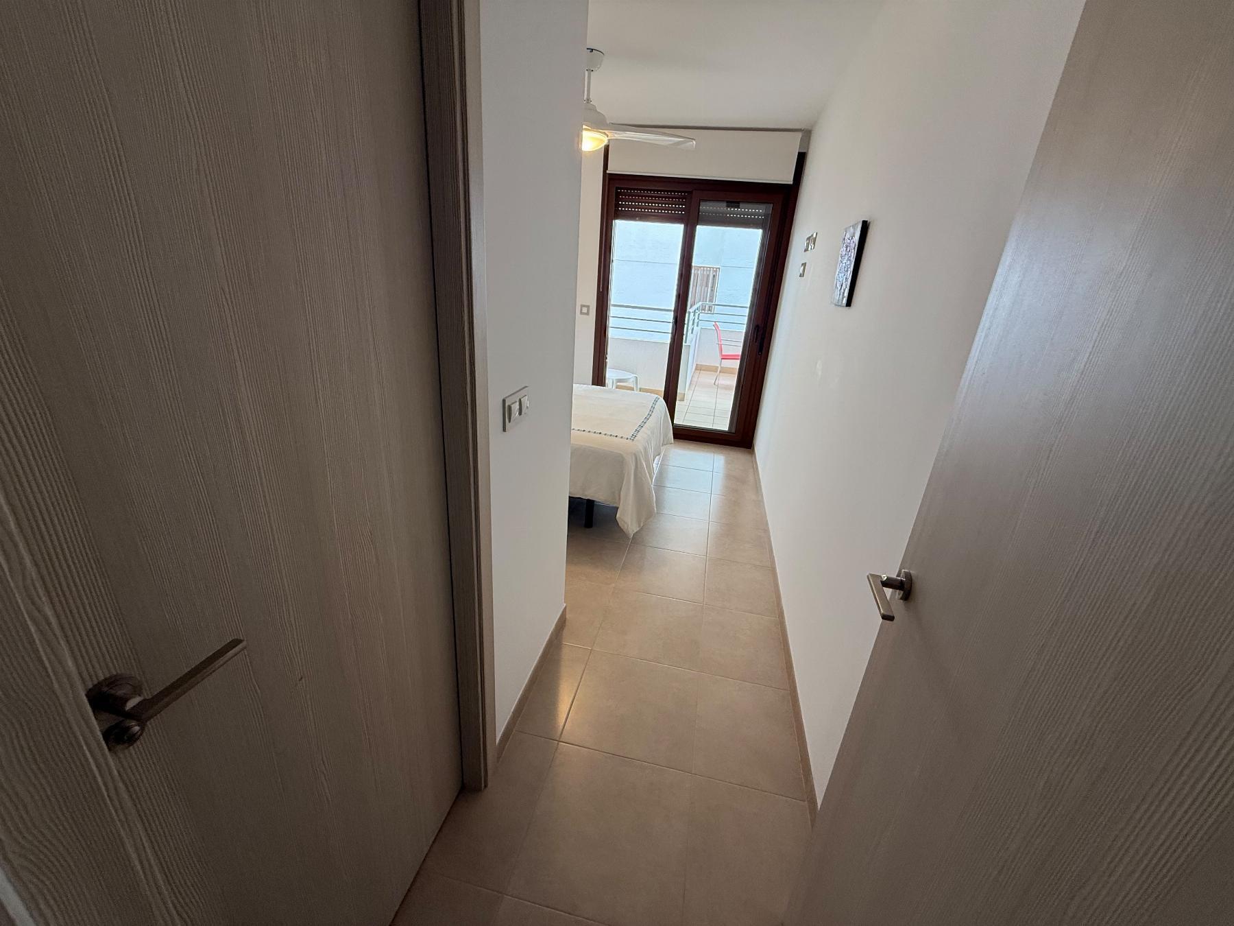 Apartamento con piscina privada en Lomas de Cabo Roig — 2 dorm. y terraza